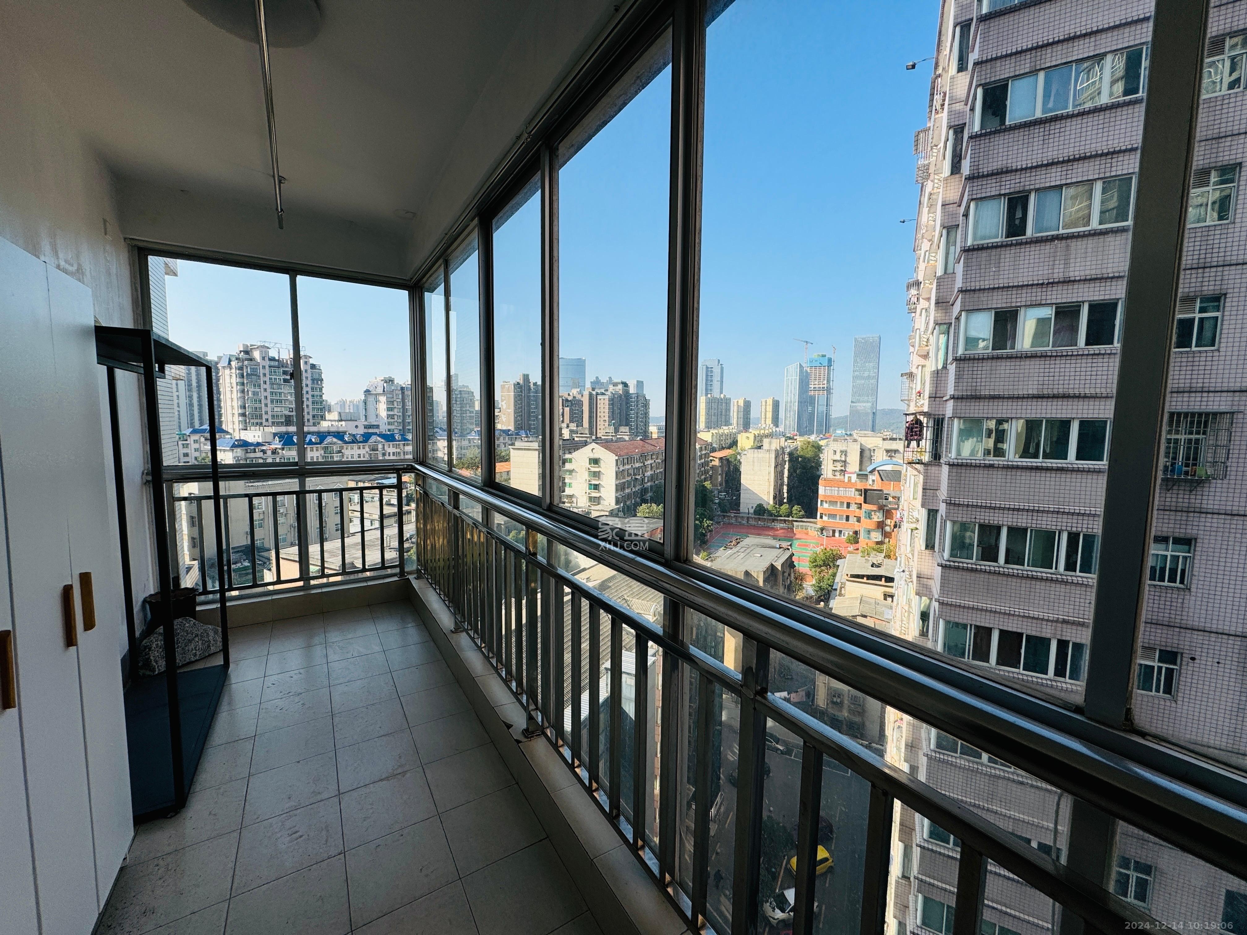 嘉盛奥美城 4室2厅1卫 4500.0元/月 嘉盛奥美城 4室2厅1卫 4500.0元/月室内图