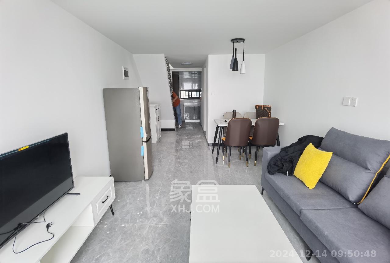 弘坤云寓 1室1厅1卫 2500.0元/月 弘坤云寓 1室1厅1卫 2500.0元/月室内图