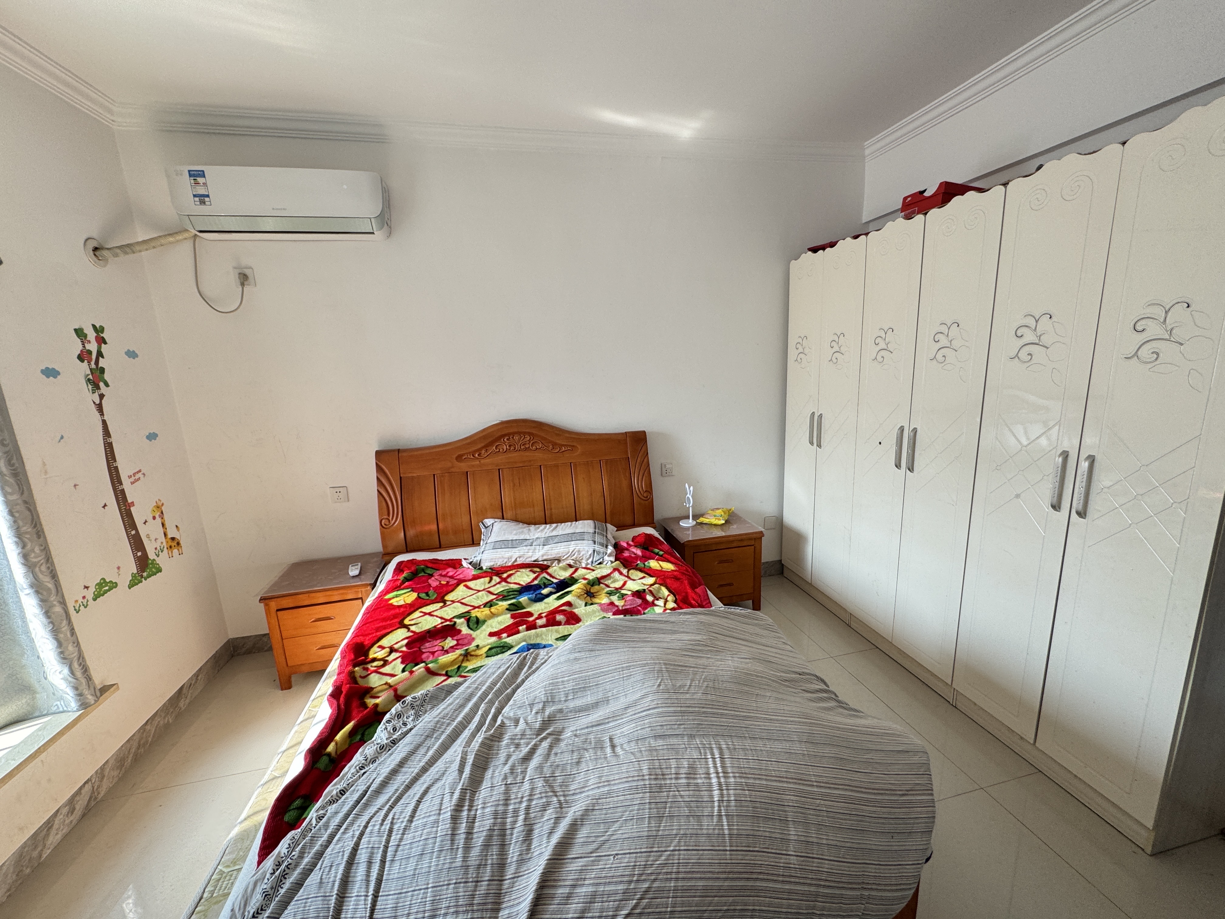 兰贵园 1室0厅0卫 1400.0元/月 兰贵园 1室0厅0卫 1400.0元/月室内图