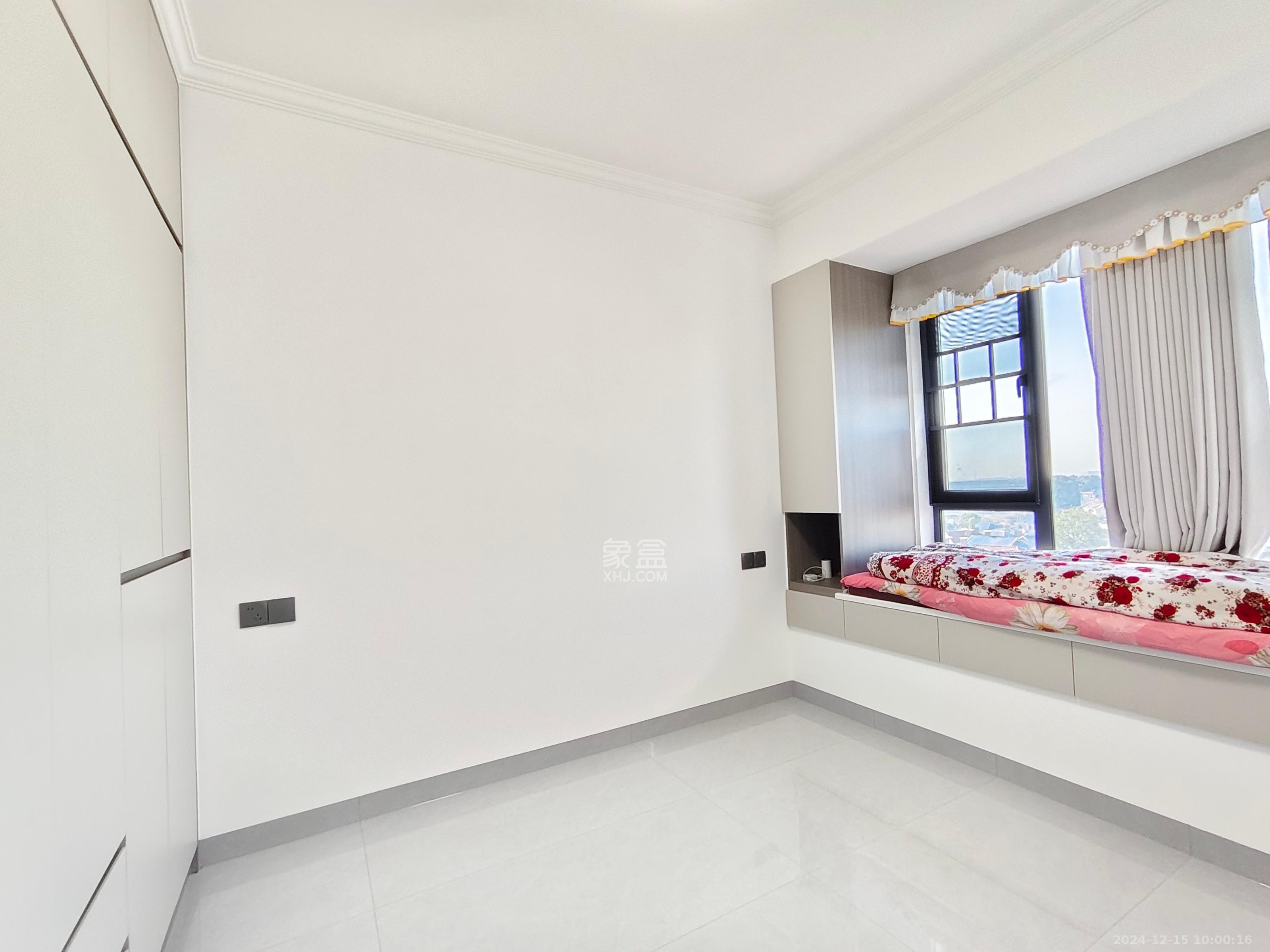 紫华郡 3室2厅2卫 2500.0元/月 紫华郡 3室2厅2卫 2500.0元/月室内图