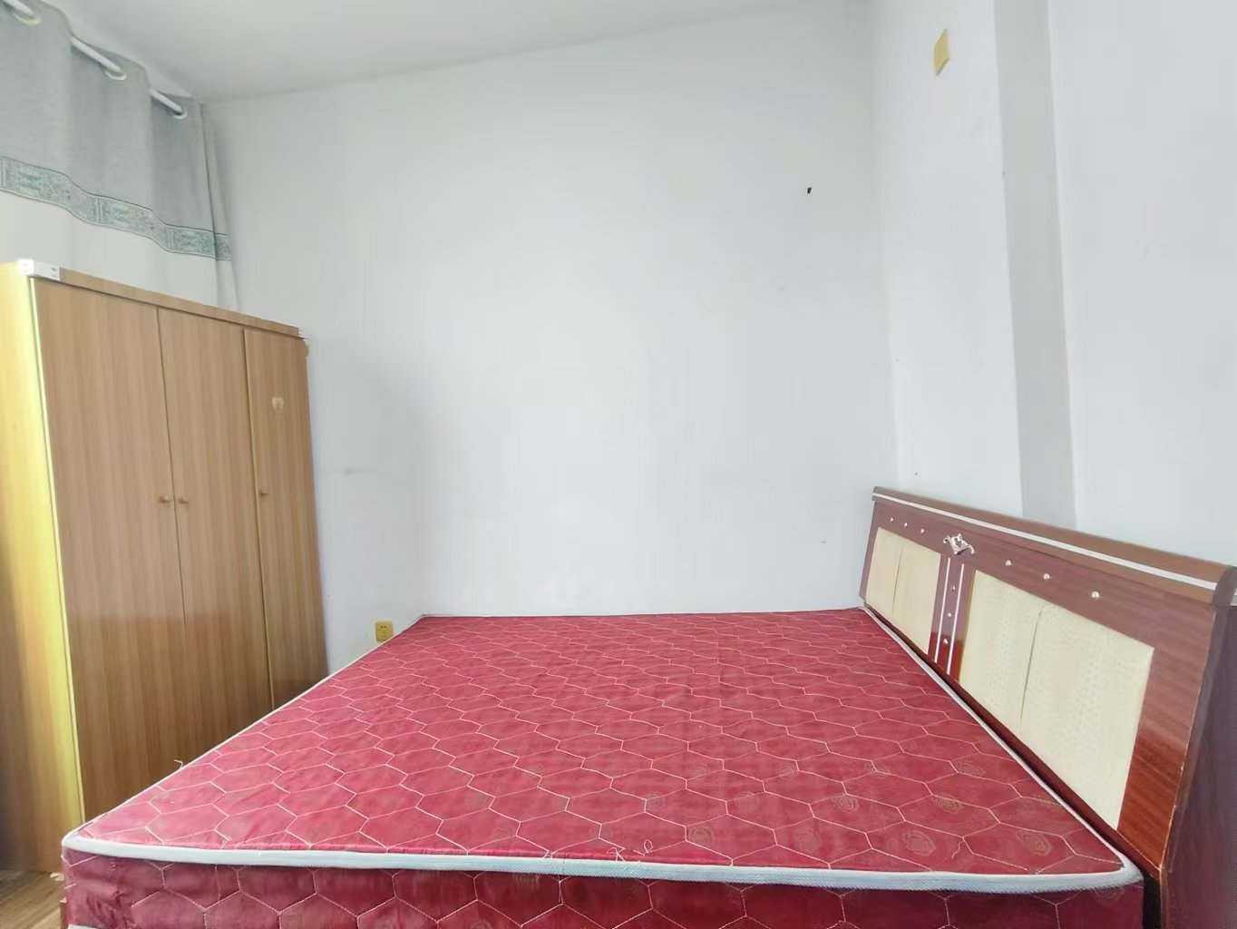 银港水晶城  2室2厅1卫   1900.00元/月室内图