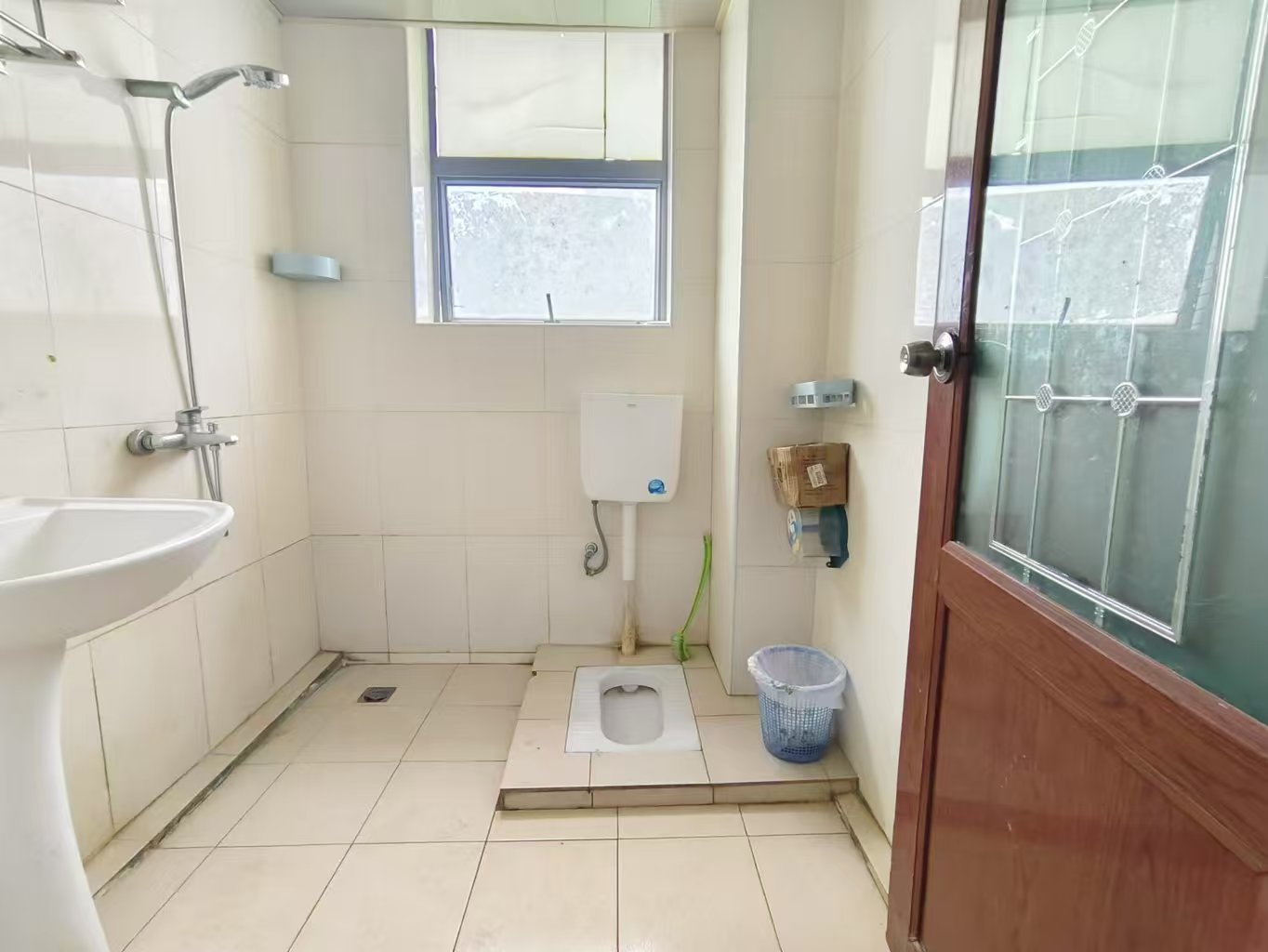银港水晶城  2室2厅1卫   1900.00元/月室内图