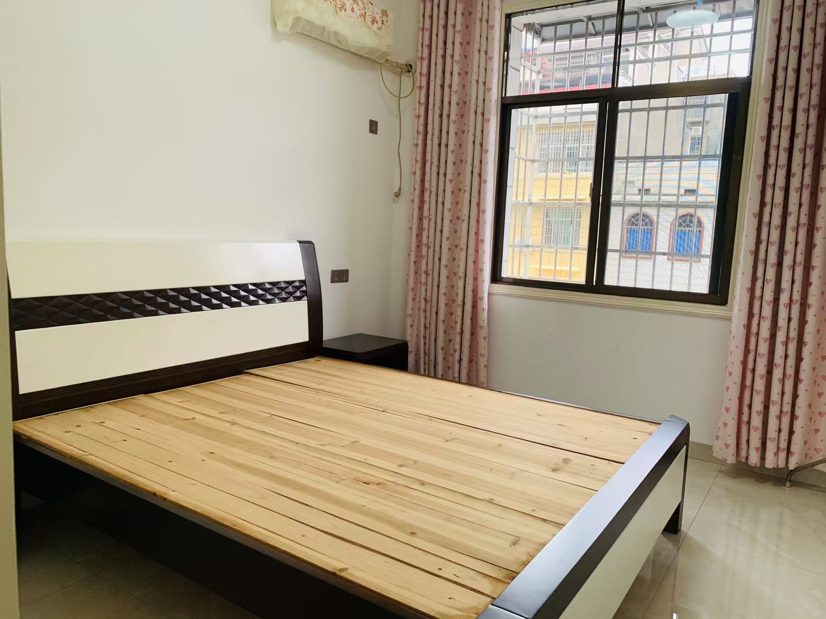 丁字街散盘 3室2厅1卫 1100.0元/月 丁字街散盘 3室2厅1卫 1100.0元/月室内图