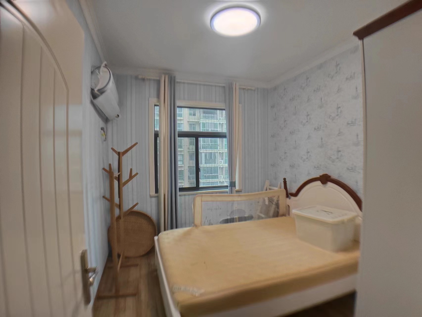 鹏利广场 3室2厅1卫 2500.0元/月 鹏利广场 3室2厅1卫 2500.0元/月室内图