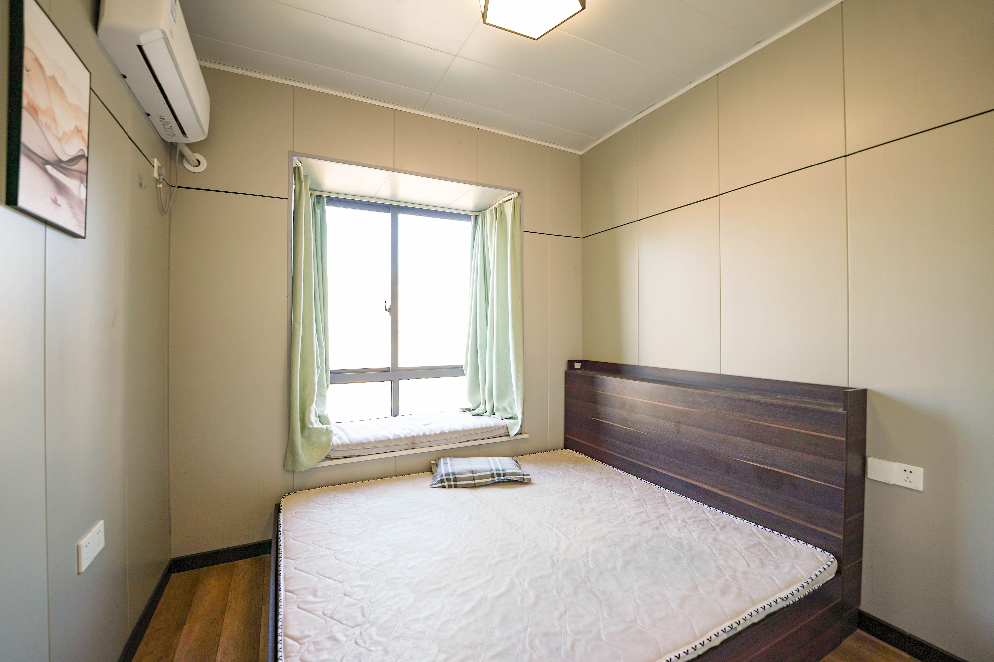 五矿格澜郡  3室2厅1卫    82.8万 五矿格澜郡  3室2厅1卫    82.8万卧室