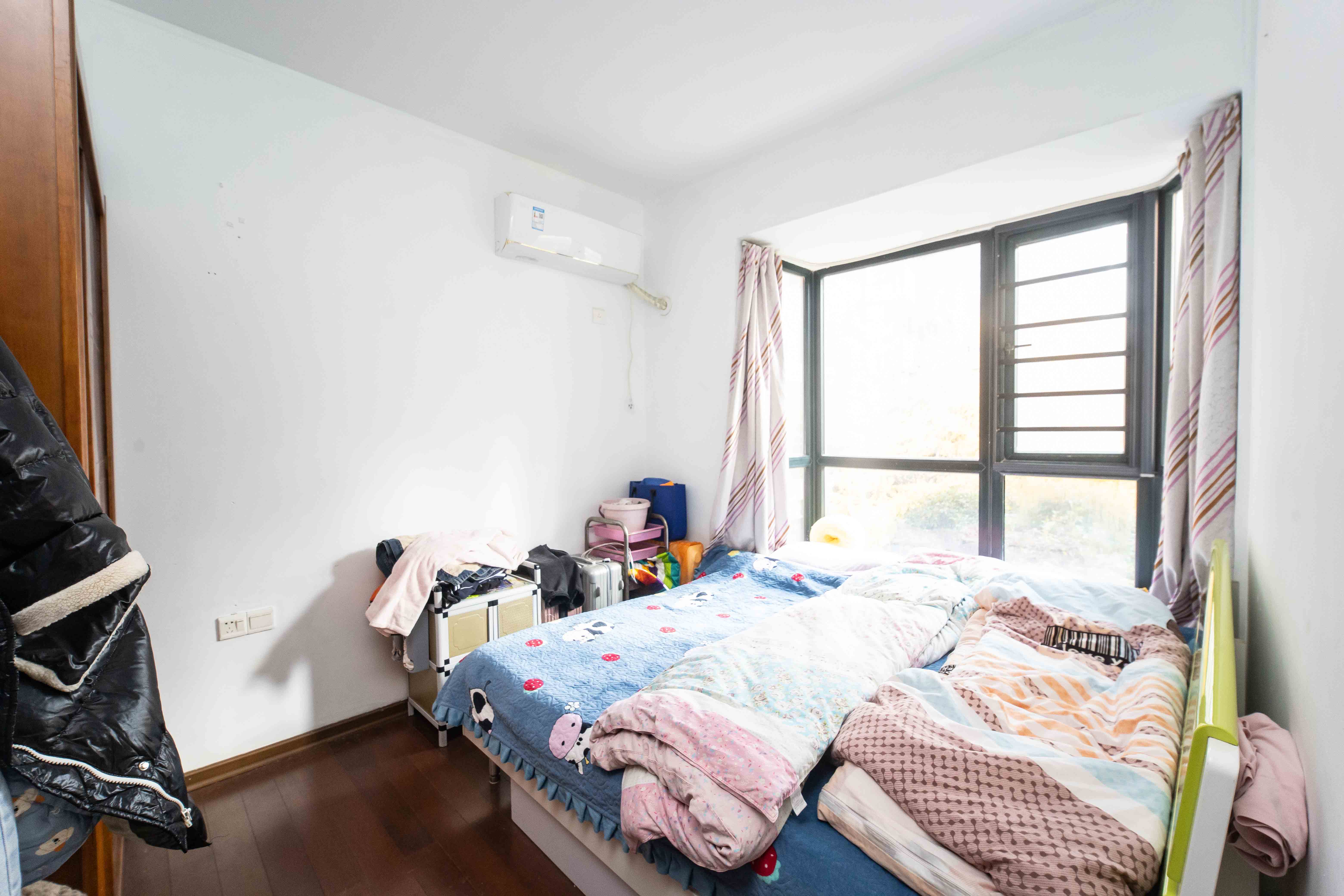 先锋东外滩  2室2厅1卫    65.0万 先锋东外滩  2室2厅1卫    65.0万卧室