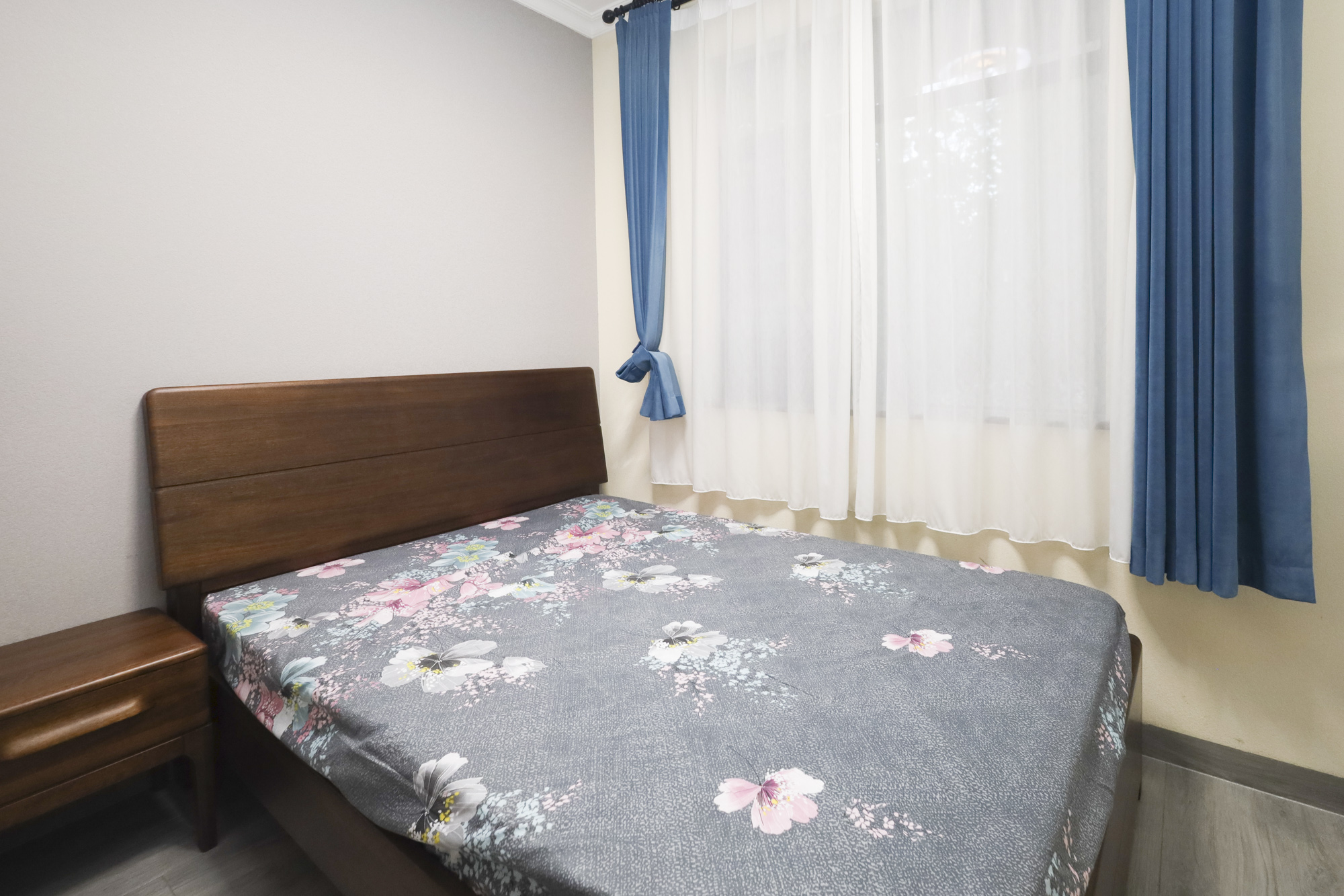 幸福考拉789  5室2厅2卫   162.00万卧室