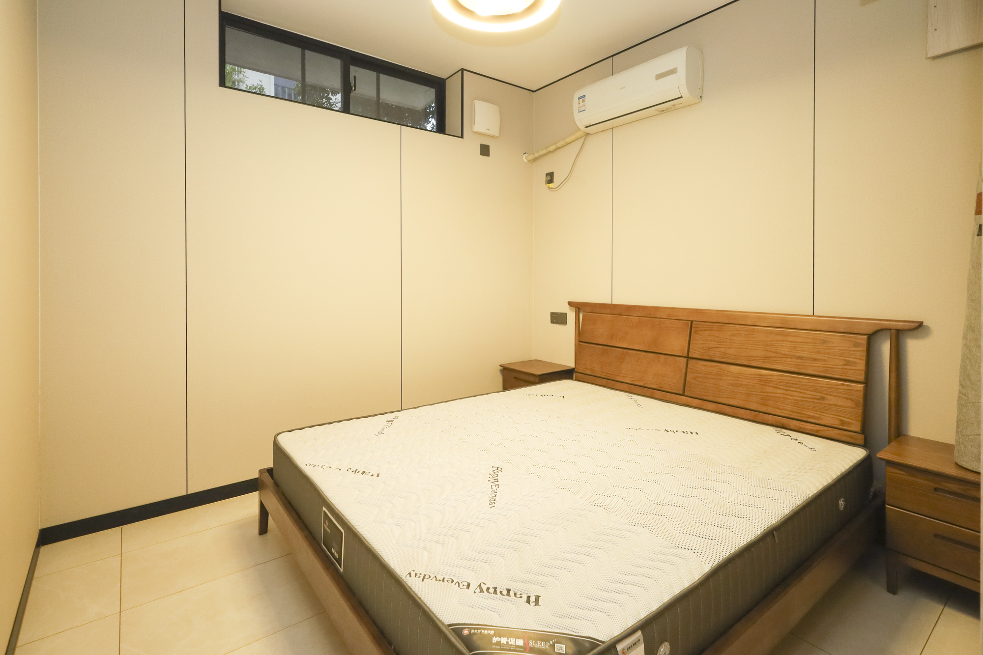 幸福考拉789  5室2厅2卫   162.00万卧室