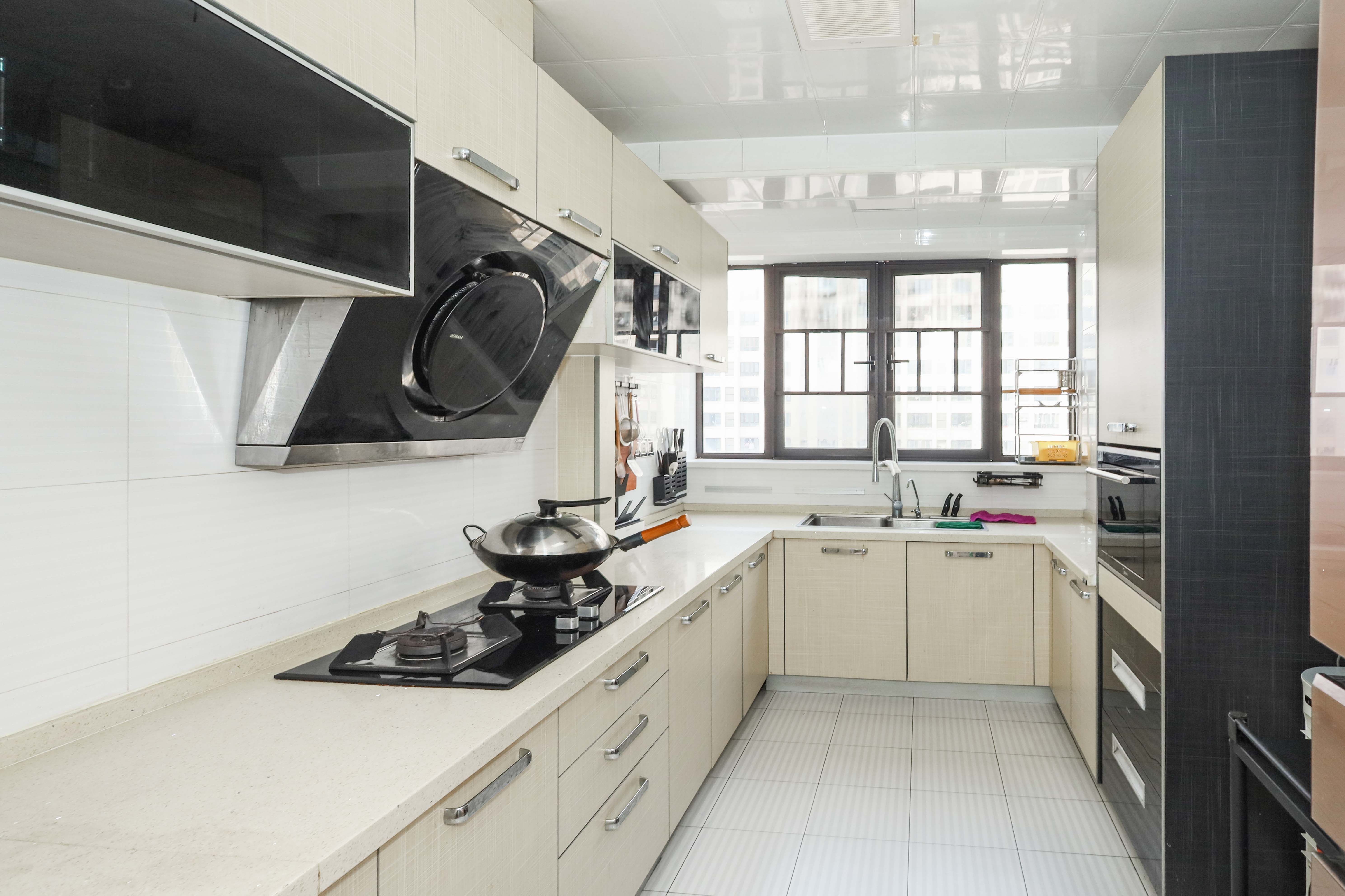 惠天然梅岭国际 3室2厅2卫 150.0万 惠天然梅岭国际 3室2厅2卫 150.0万厨房