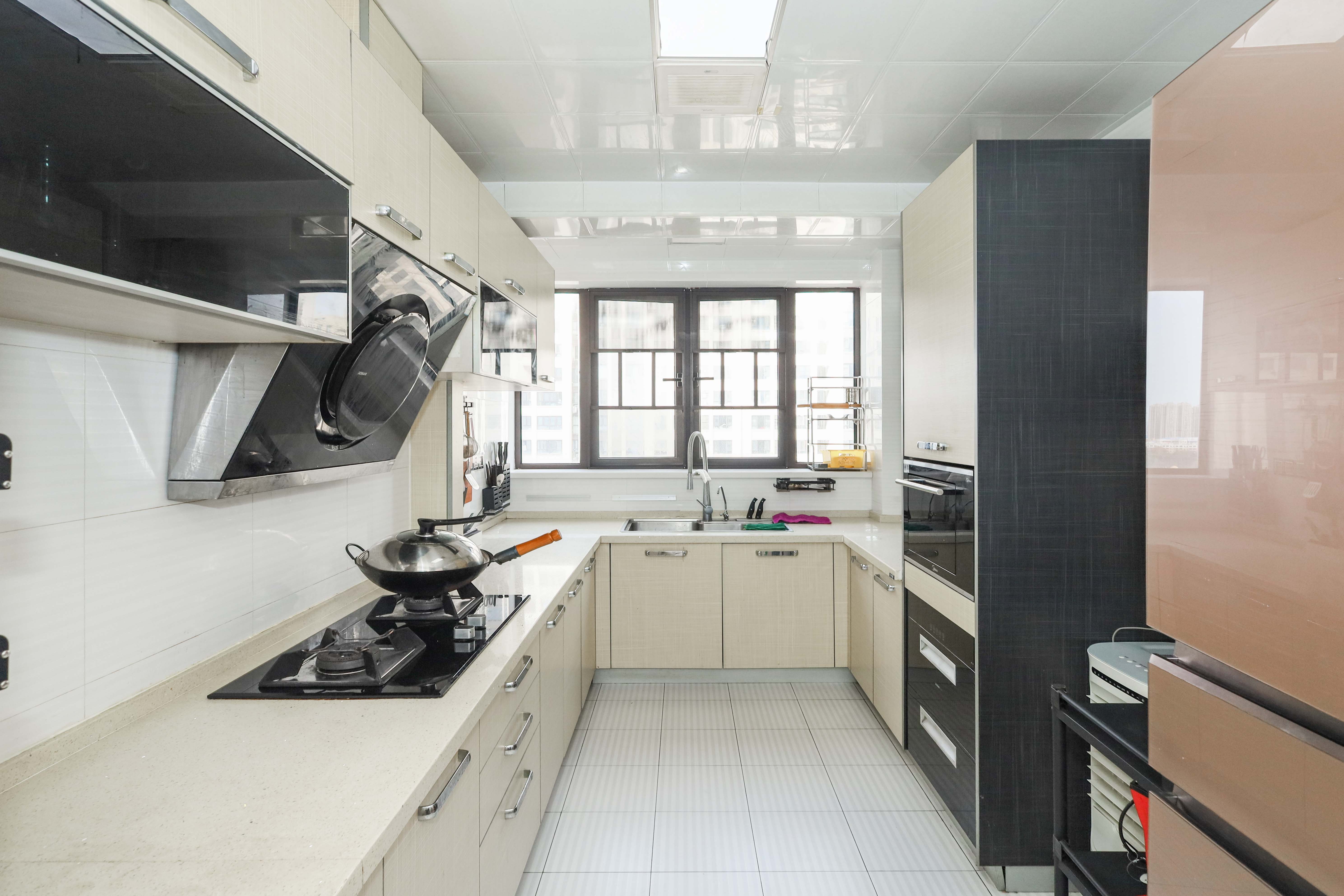 惠天然梅岭国际 3室2厅2卫 150.0万 惠天然梅岭国际 3室2厅2卫 150.0万厨房