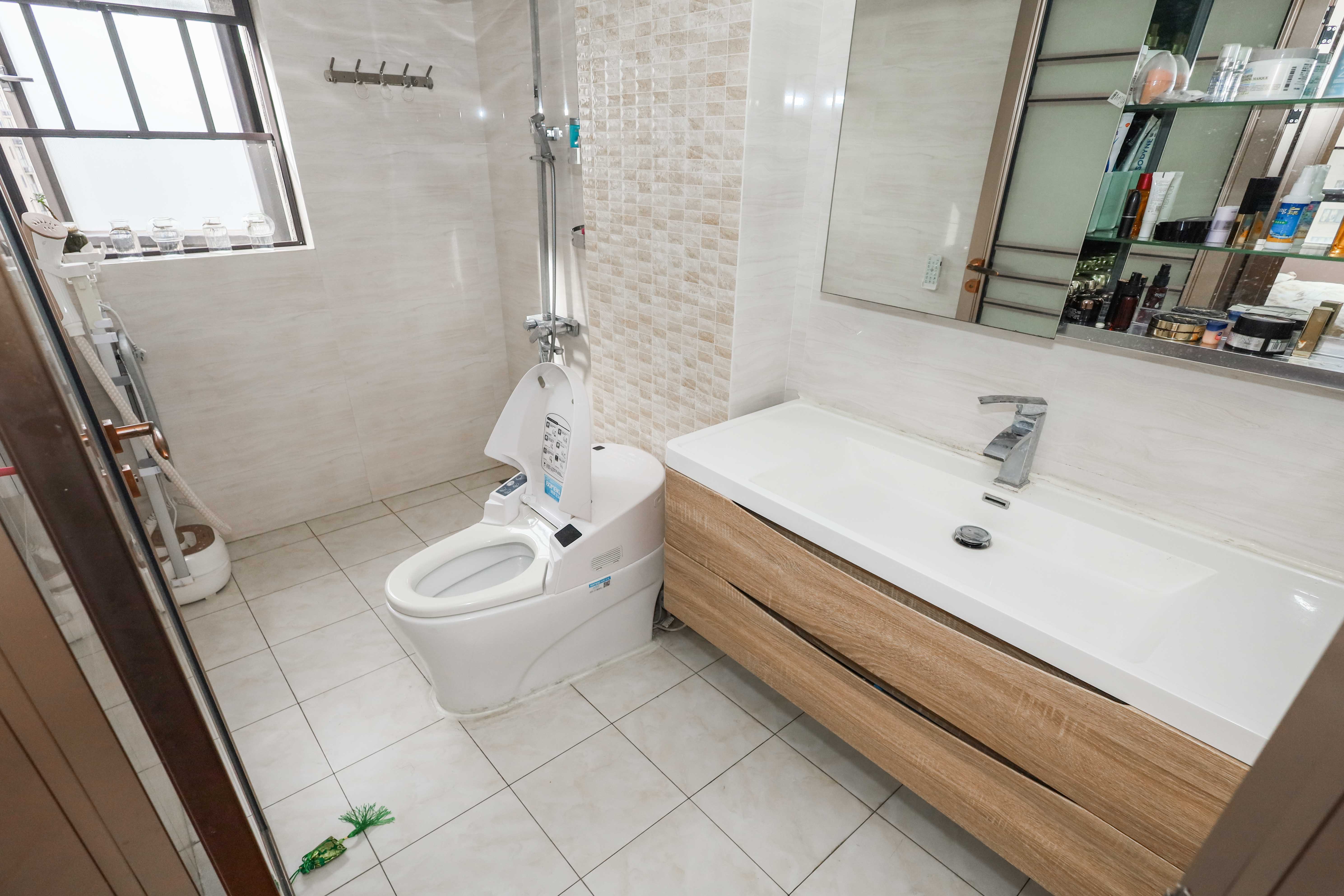 惠天然梅岭国际 3室2厅2卫 150.0万 惠天然梅岭国际 3室2厅2卫 150.0万卫生间