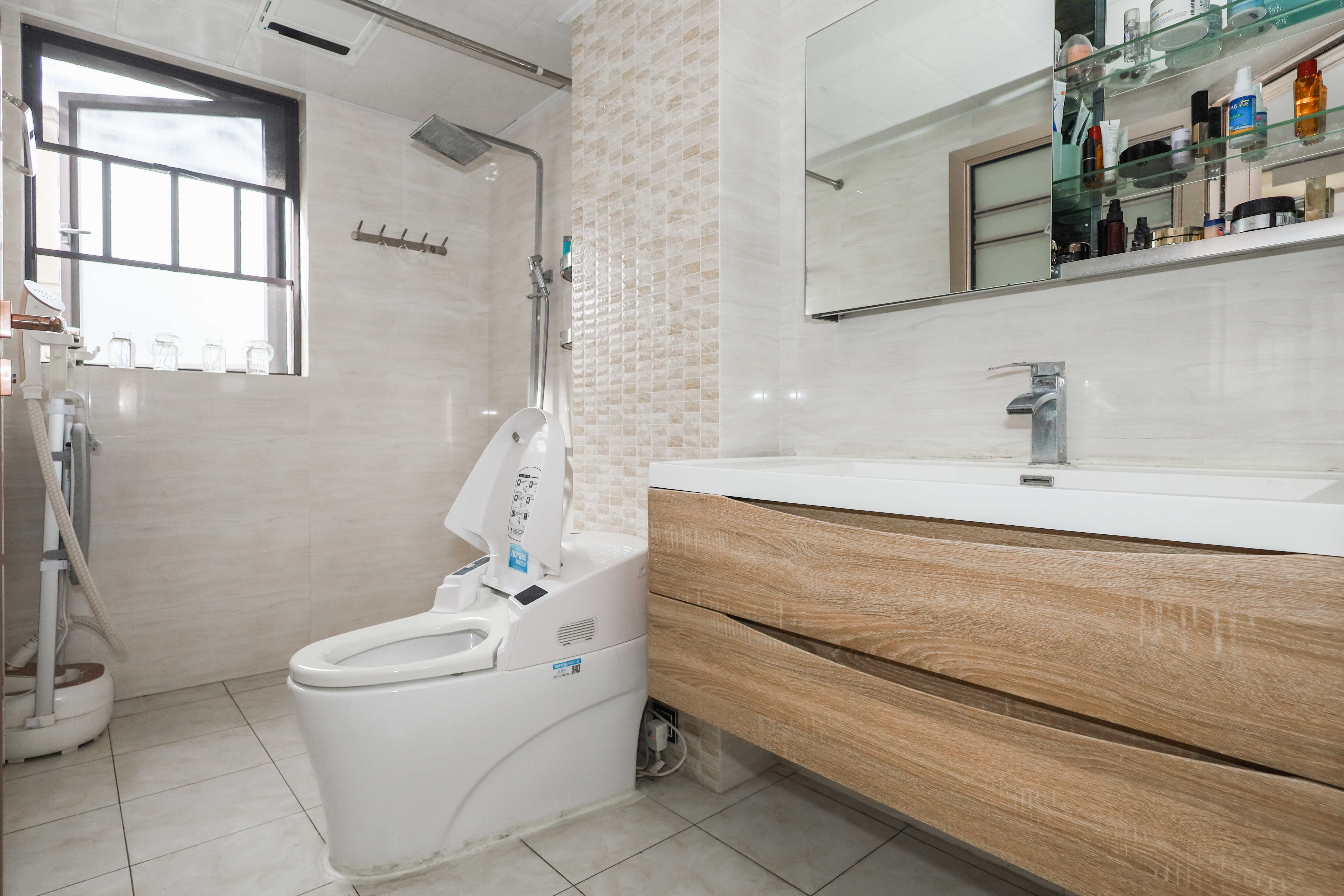 惠天然梅岭国际 3室2厅2卫 150.0万 惠天然梅岭国际 3室2厅2卫 150.0万卫生间