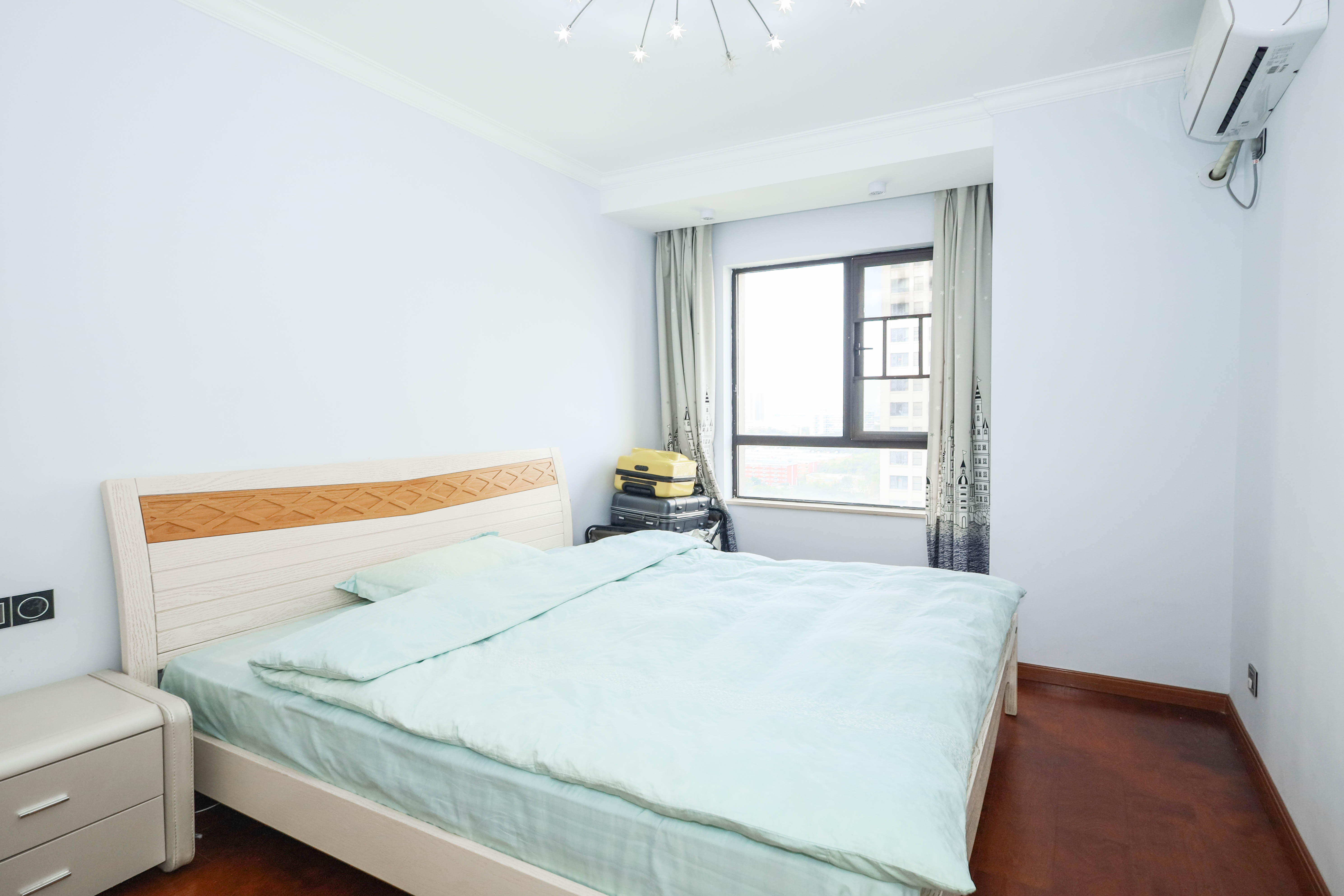 惠天然梅岭国际 3室2厅2卫 150.0万 惠天然梅岭国际 3室2厅2卫 150.0万卧室