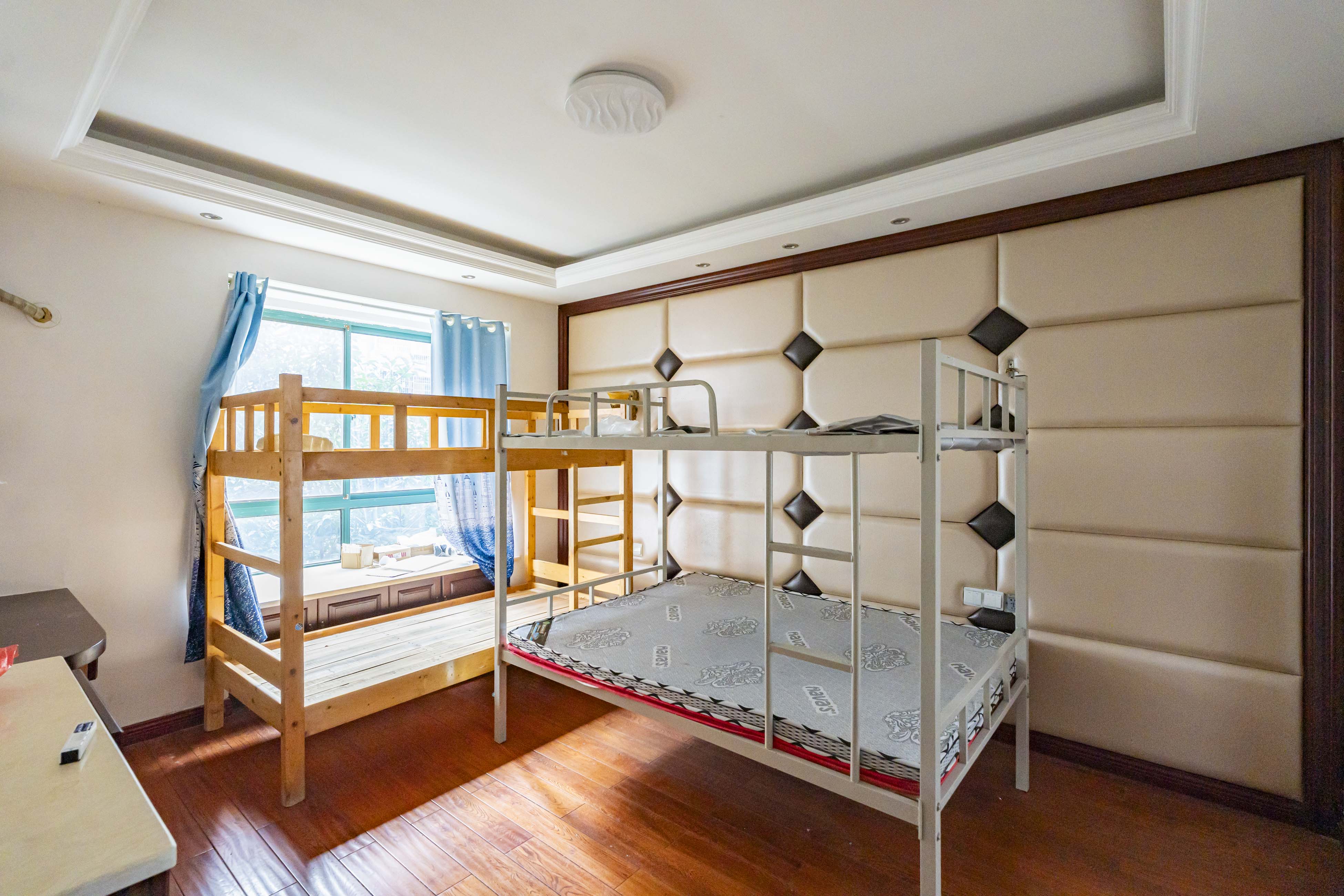 才子佳苑一期/二期  4室2厅2卫   155.00万卧室