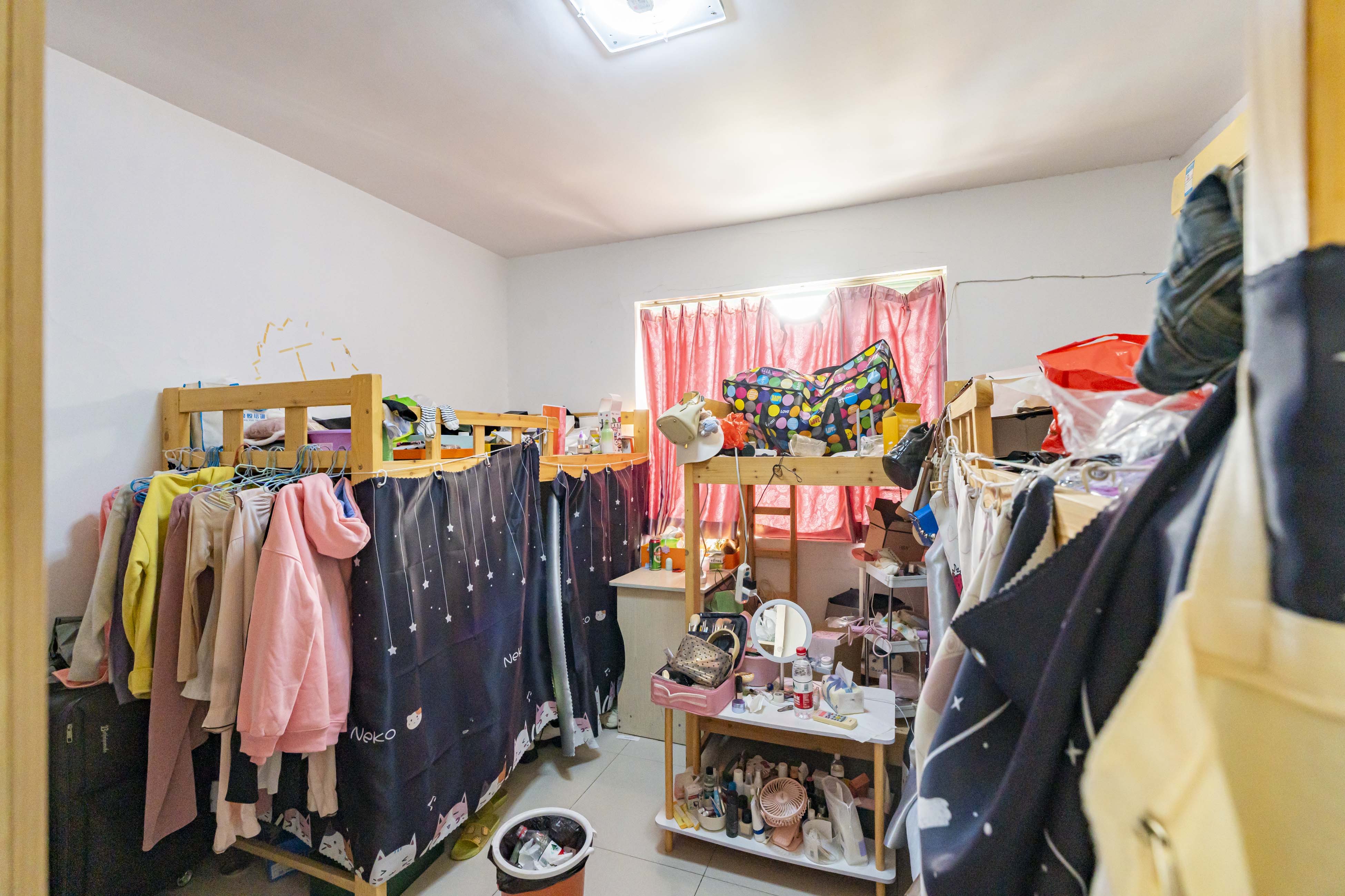 威尔士春天  3室2厅2卫   115.00万卧室