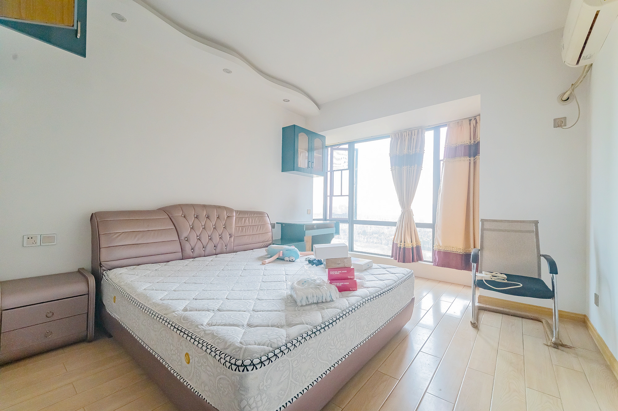 海伦春天 3室2厅2卫 89.8万 海伦春天 3室2厅2卫 89.8万卧室