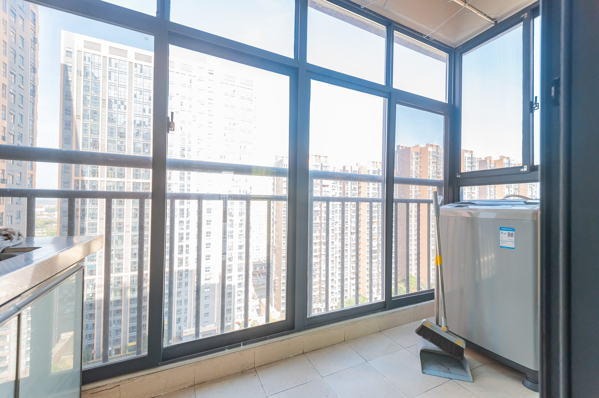 海伦春天 3室2厅2卫 89.8万 海伦春天 3室2厅2卫 89.8万阳台