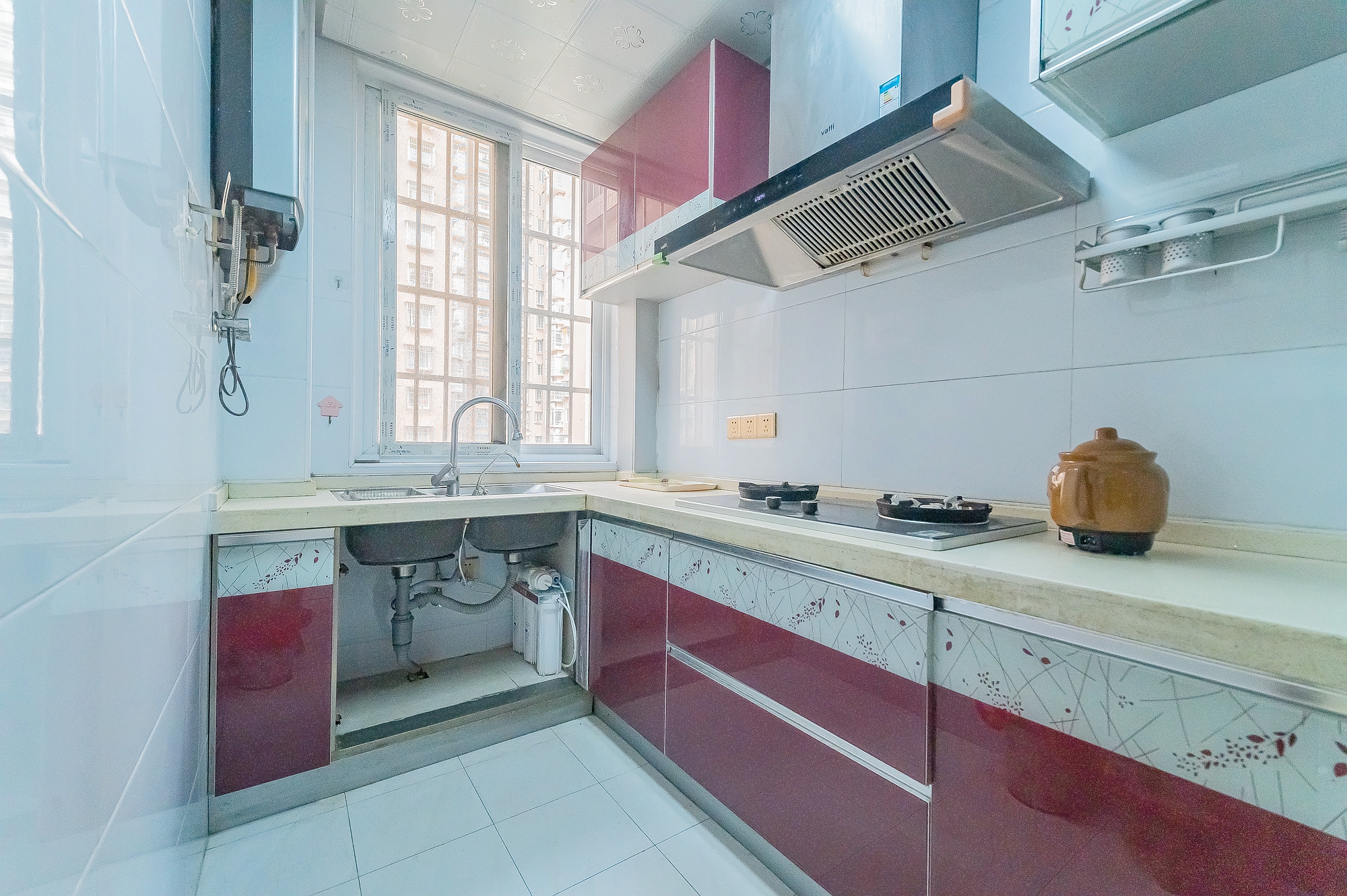 泊林晶城  3室2厅1卫    72.8万 泊林晶城  3室2厅1卫    72.8万厨房