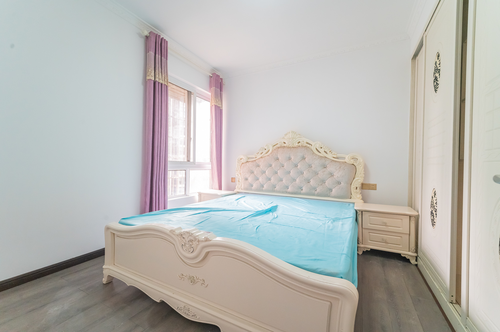 泊林晶城  3室2厅1卫    72.8万 泊林晶城  3室2厅1卫    72.8万卧室