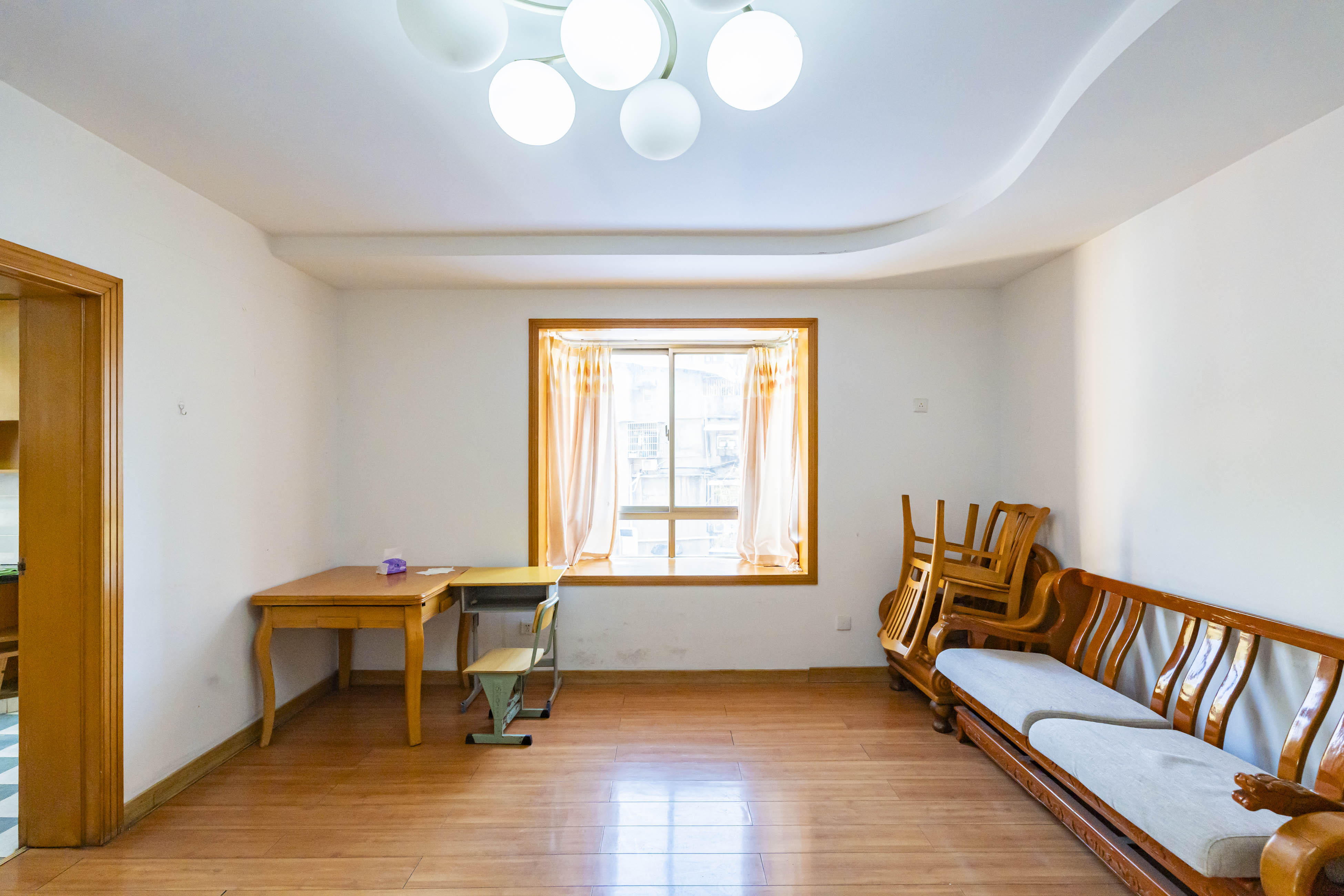 兴汉华庭 2室2厅1卫 78.0万 兴汉华庭 2室2厅1卫 78.0万客厅