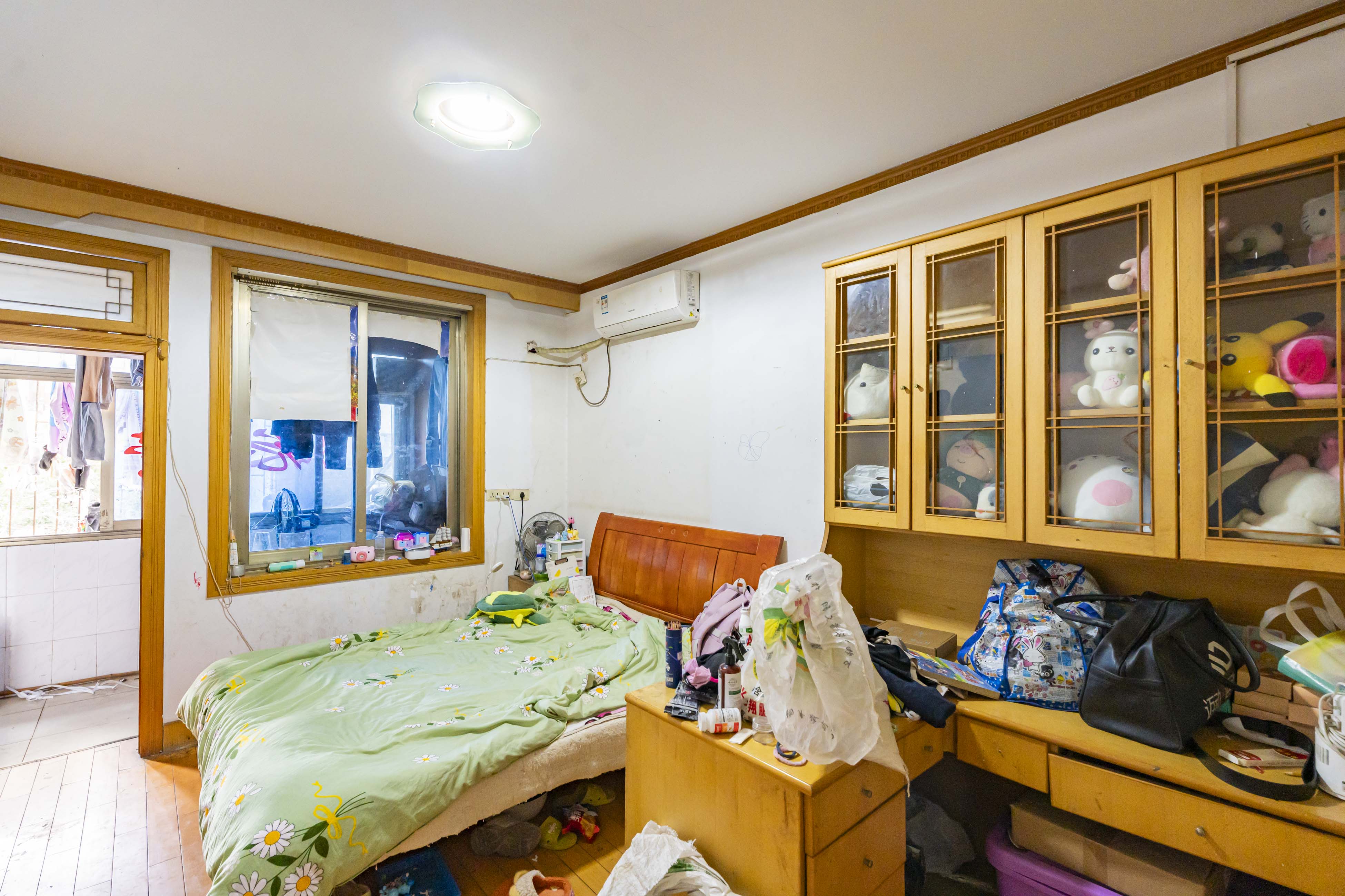 金鼎消防器材厂宿舍（陡岭路41号）  3室2厅1卫   70.00万卧室