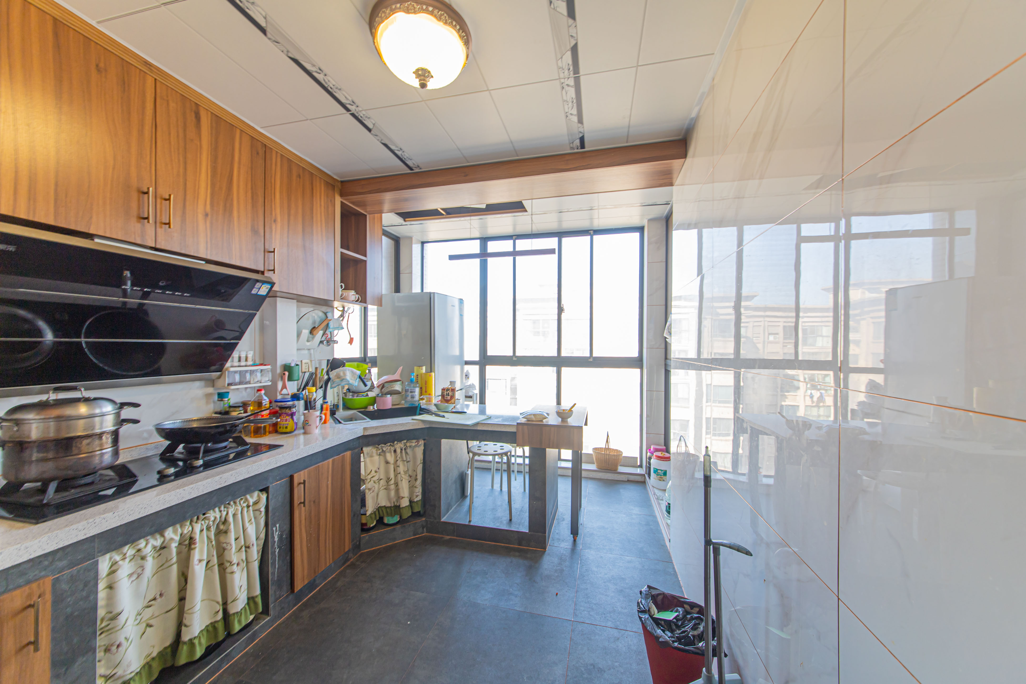 保利花园  3室2厅2卫    99.0万厨房