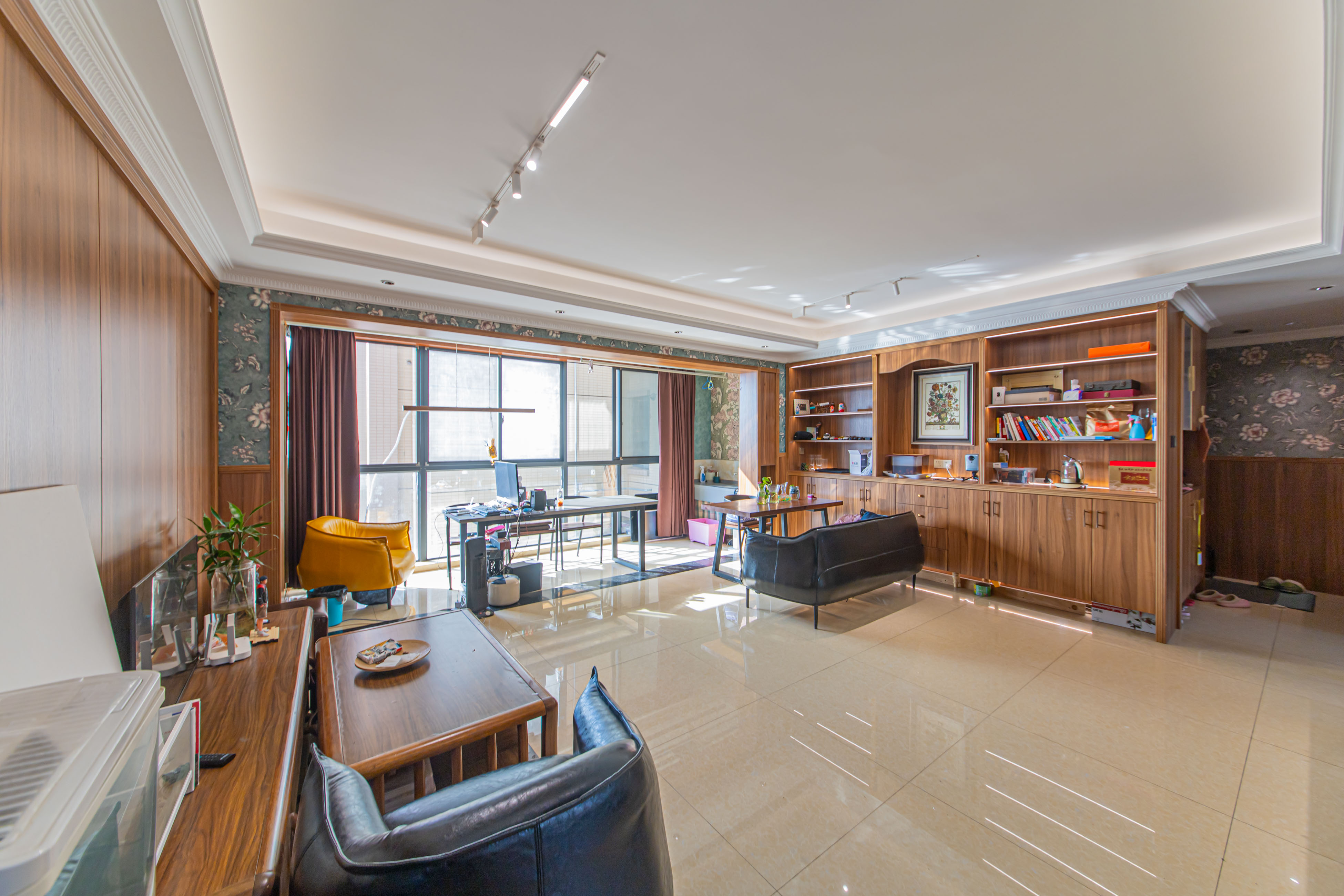 保利花园  3室2厅2卫    99.0万客厅