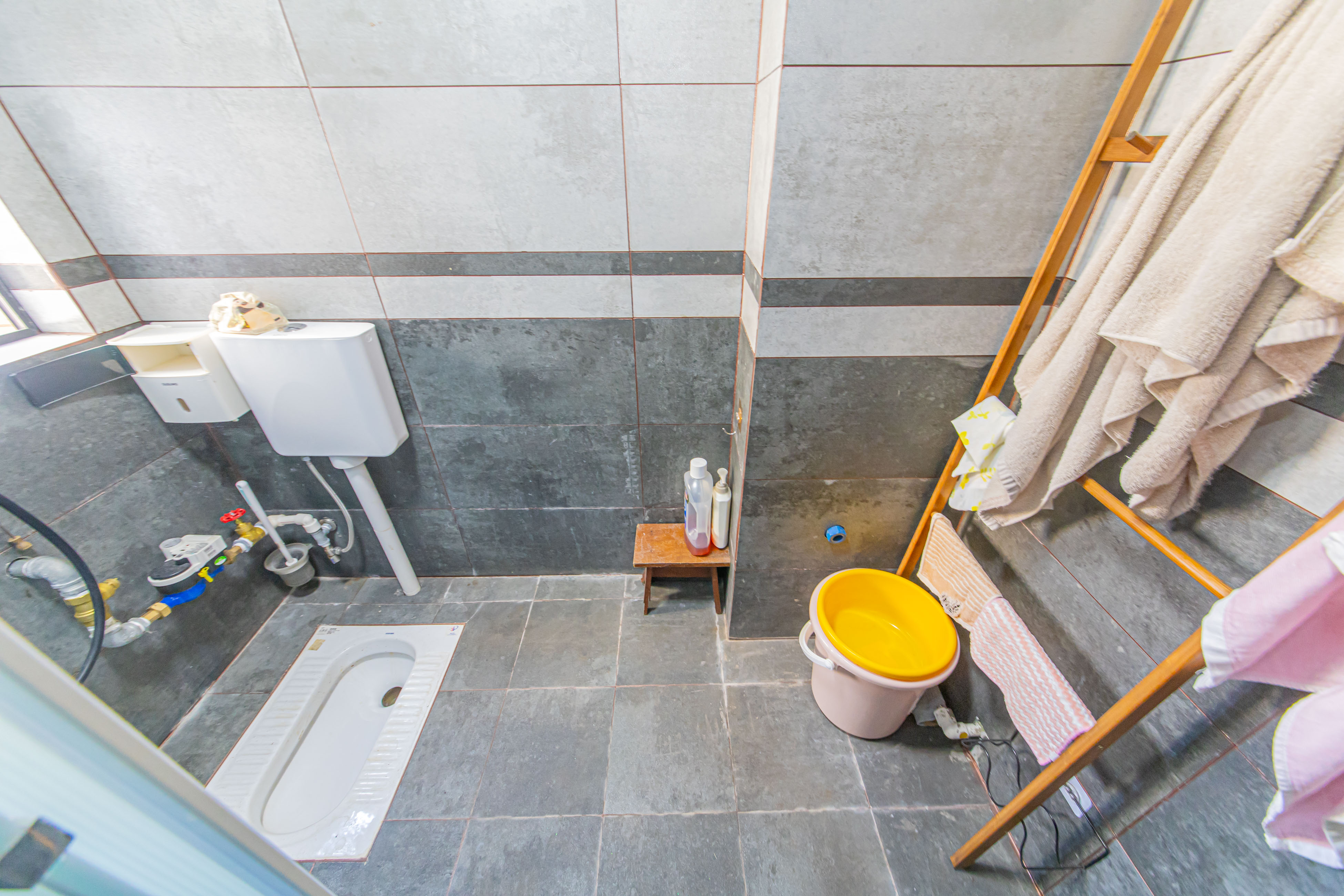 保利花园  3室2厅2卫    99.0万卫生间