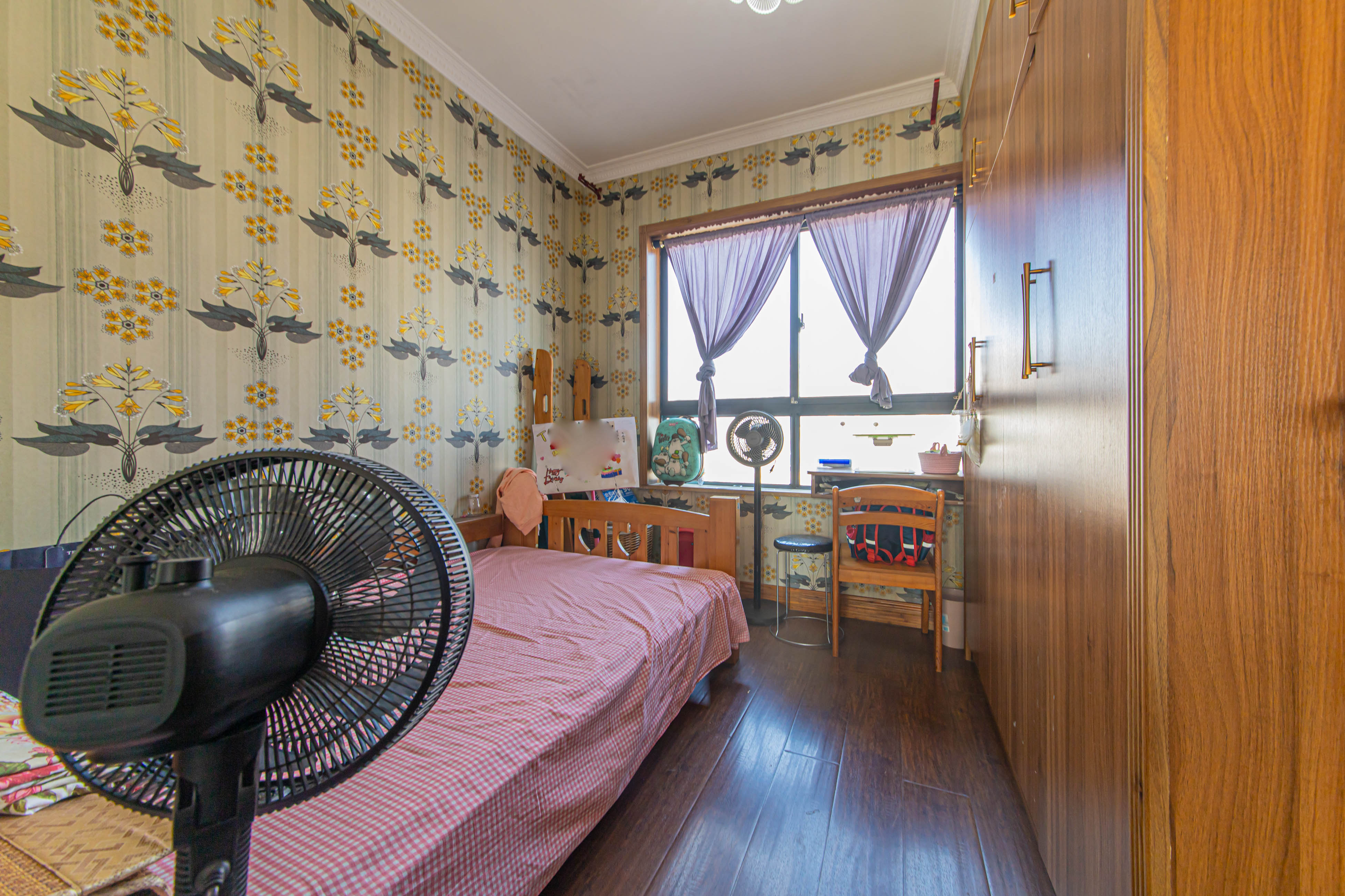 保利花园  3室2厅2卫    99.0万卧室