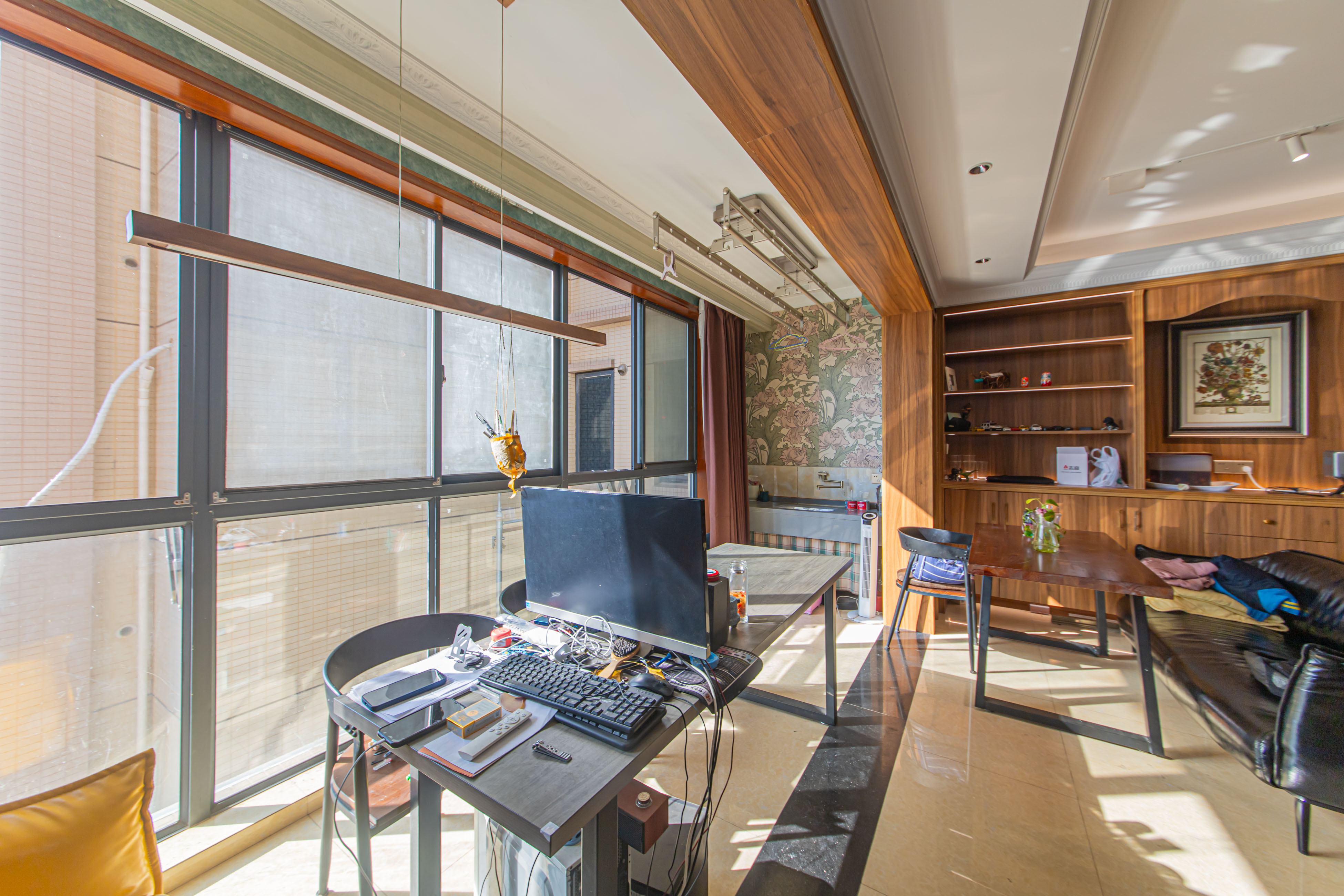 保利花园  3室2厅2卫    99.0万阳台