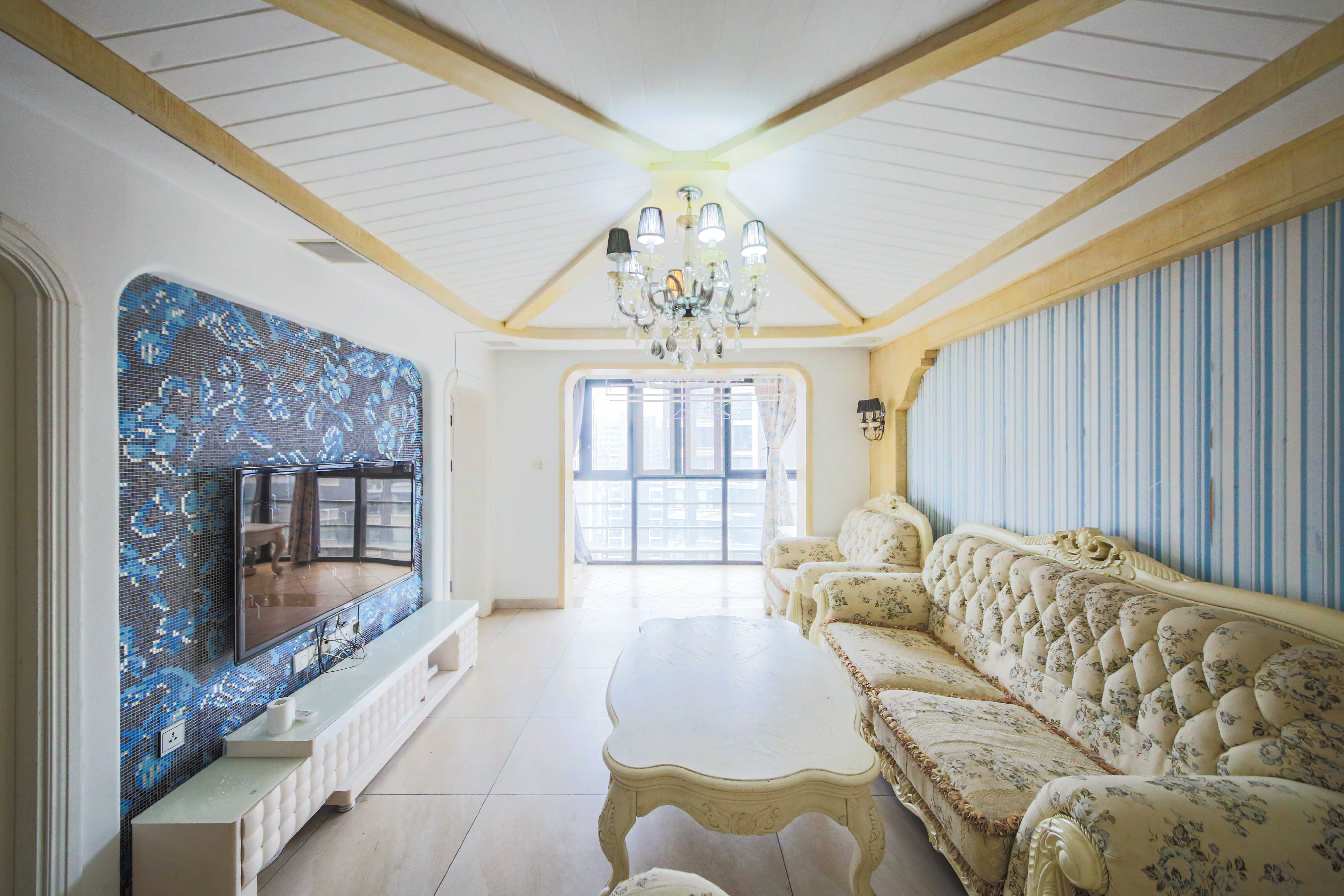 鑫远湘府华城 2室2厅2卫 95.0万 鑫远湘府华城 2室2厅2卫 95.0万客厅