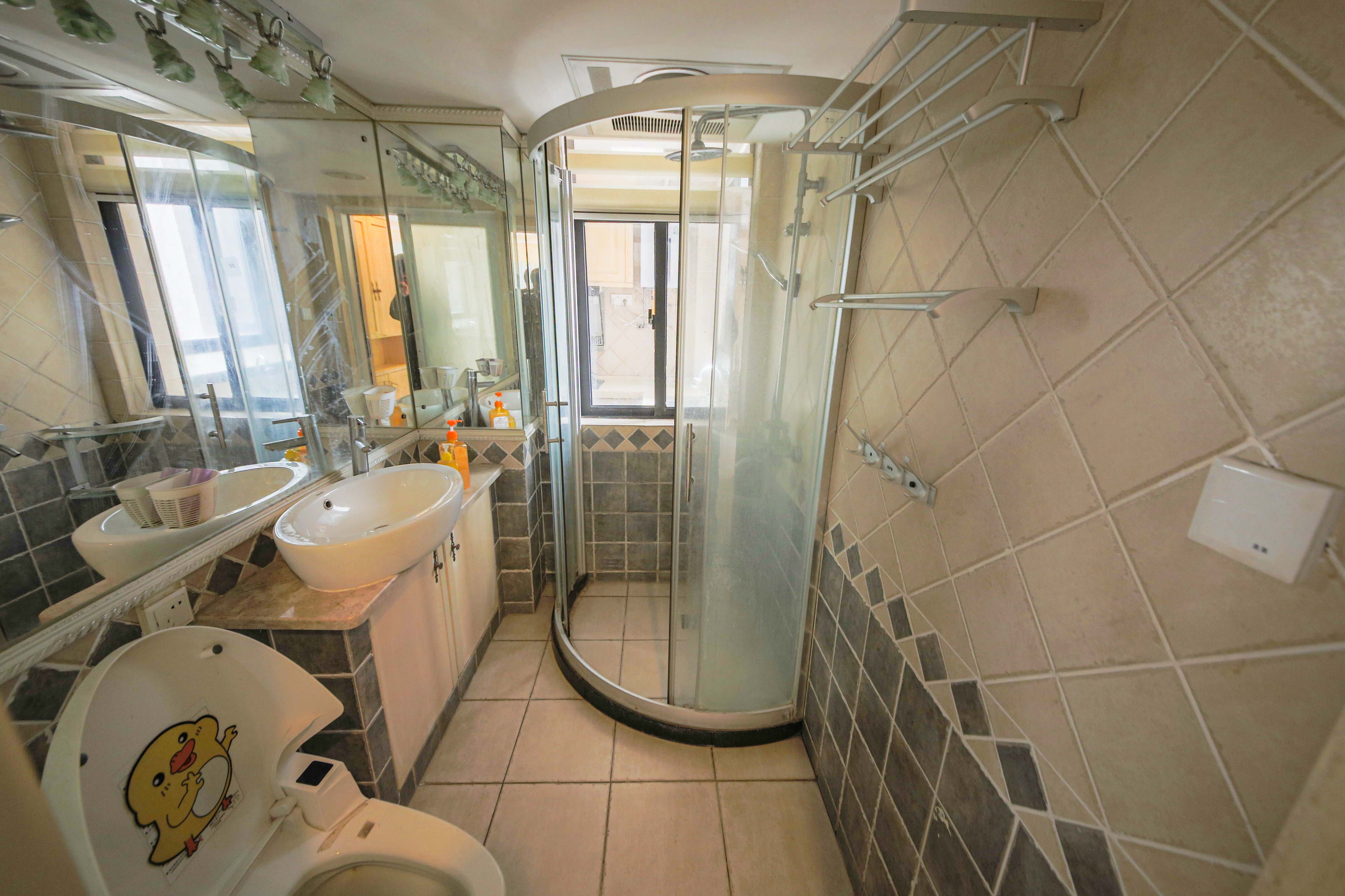 鑫远湘府华城 2室2厅2卫 95.0万 鑫远湘府华城 2室2厅2卫 95.0万卫生间