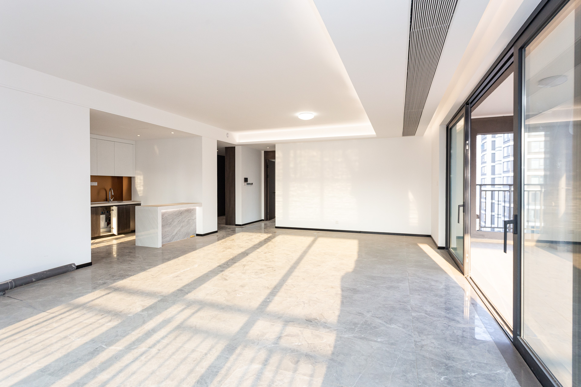 越秀湘江星汇城三期 4室2厅3卫 350.0万 越秀湘江星汇城三期 4室2厅3卫 350.0万客厅