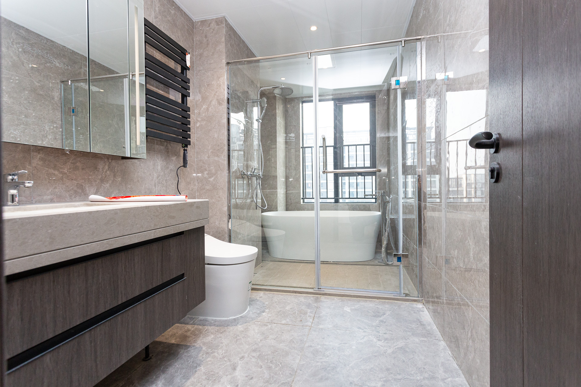 越秀湘江星汇城三期 4室2厅3卫 350.0万 越秀湘江星汇城三期 4室2厅3卫 350.0万卫生间