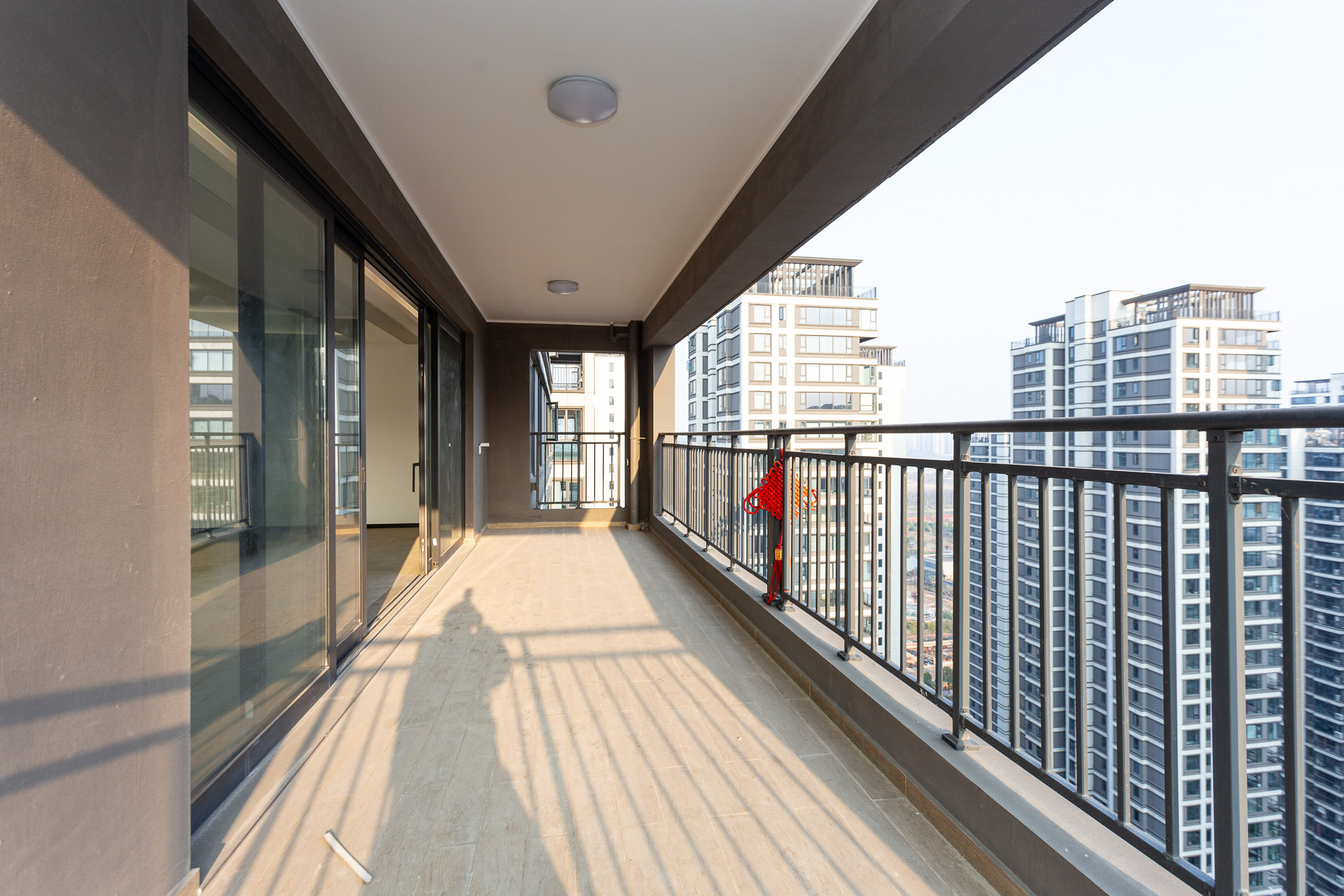 越秀湘江星汇城三期 4室2厅3卫 350.0万 越秀湘江星汇城三期 4室2厅3卫 350.0万阳台