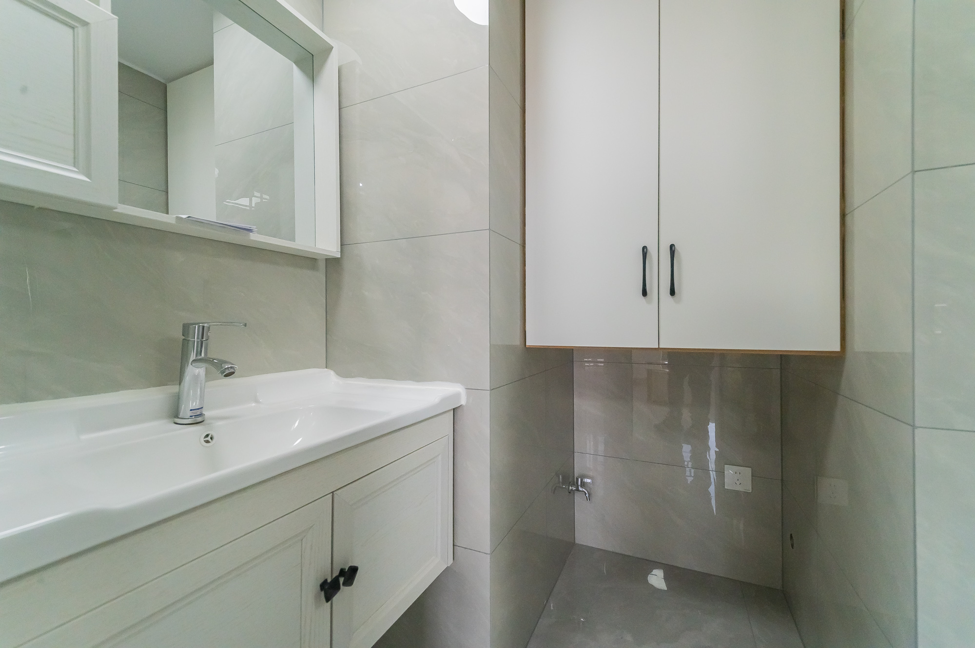 新城悦隽公园 2室1厅2卫 42.8万 新城悦隽公园 2室1厅2卫 42.8万卫生间