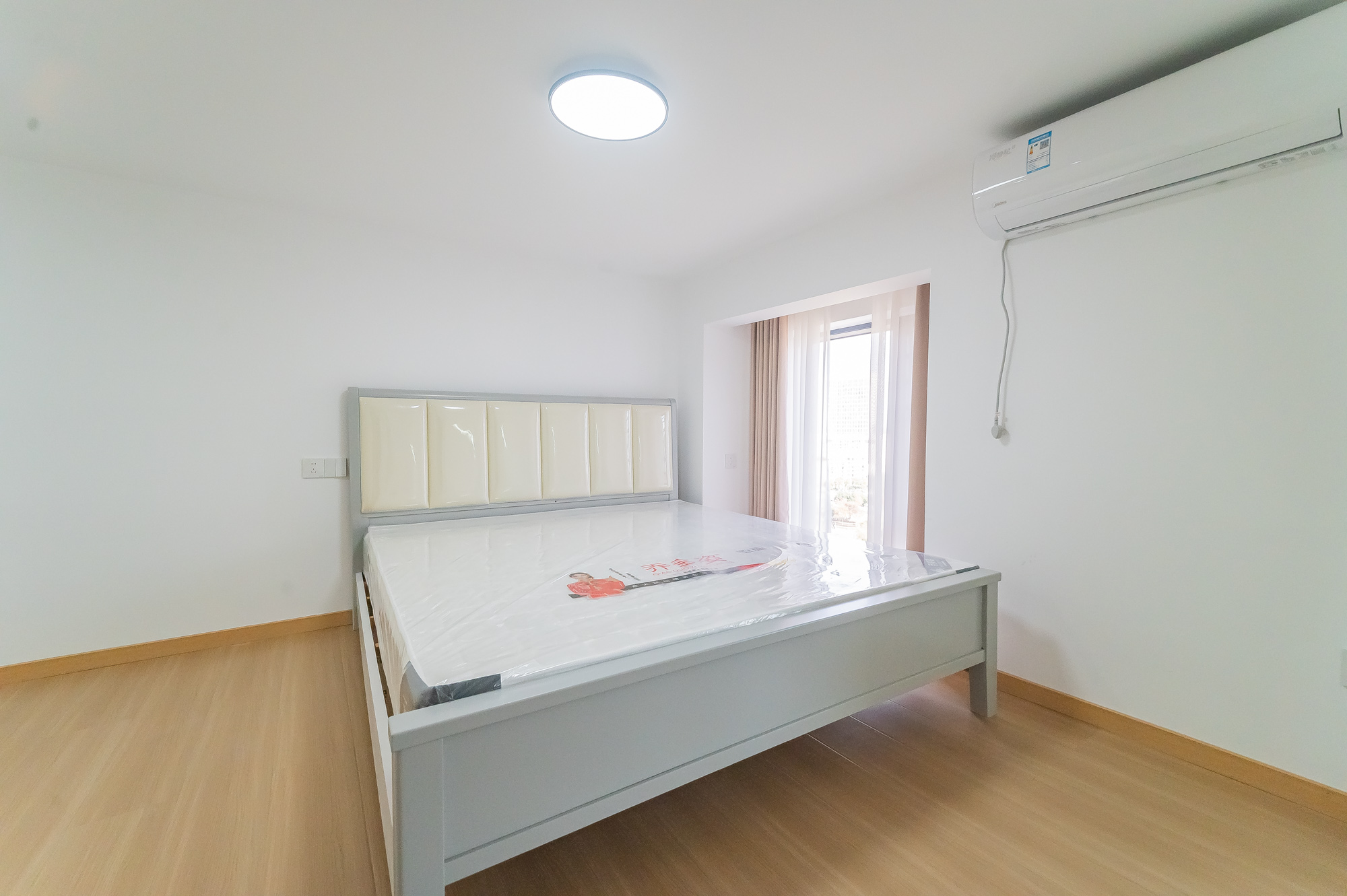 新城悦隽公园 2室1厅2卫 42.8万 新城悦隽公园 2室1厅2卫 42.8万卧室