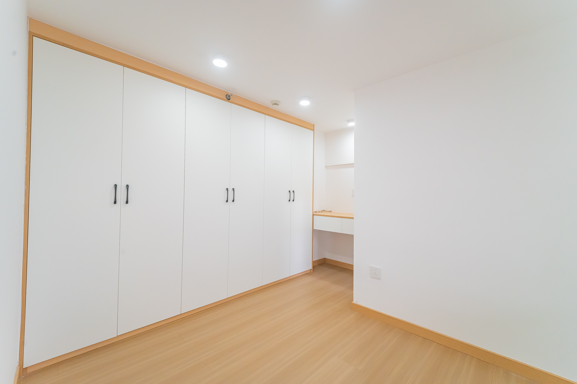 新城悦隽公园 2室1厅2卫 42.8万 新城悦隽公园 2室1厅2卫 42.8万卧室