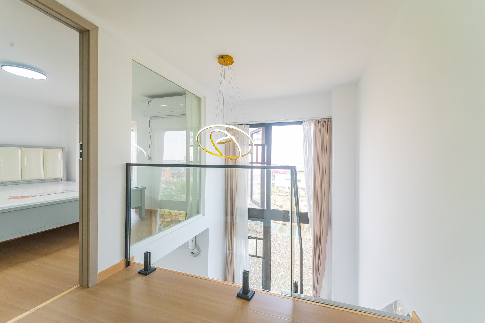 新城悦隽公园 2室1厅2卫 42.8万 新城悦隽公园 2室1厅2卫 42.8万卧室