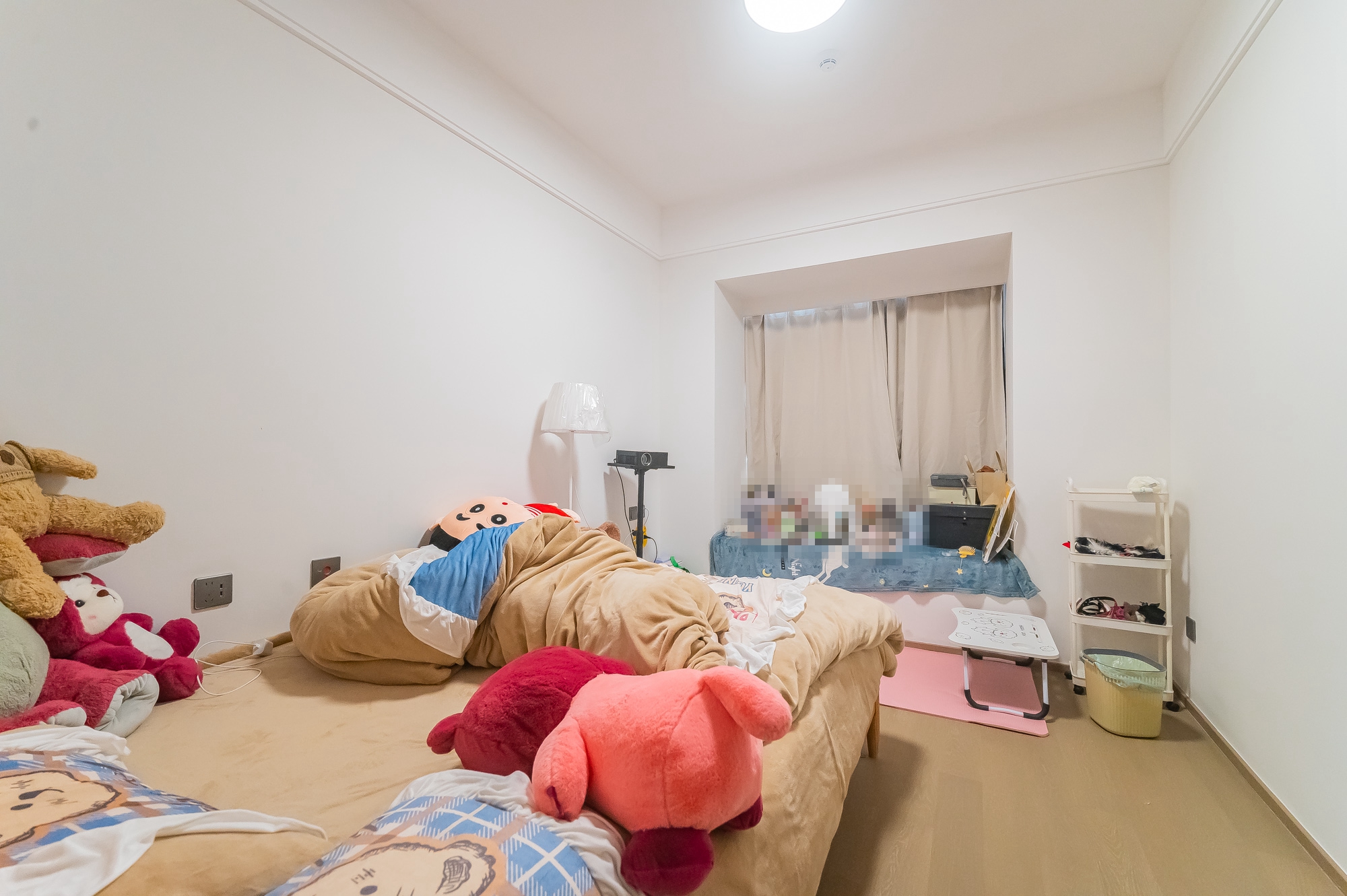 三一云谷  3室2厅2卫   156.00万卧室
