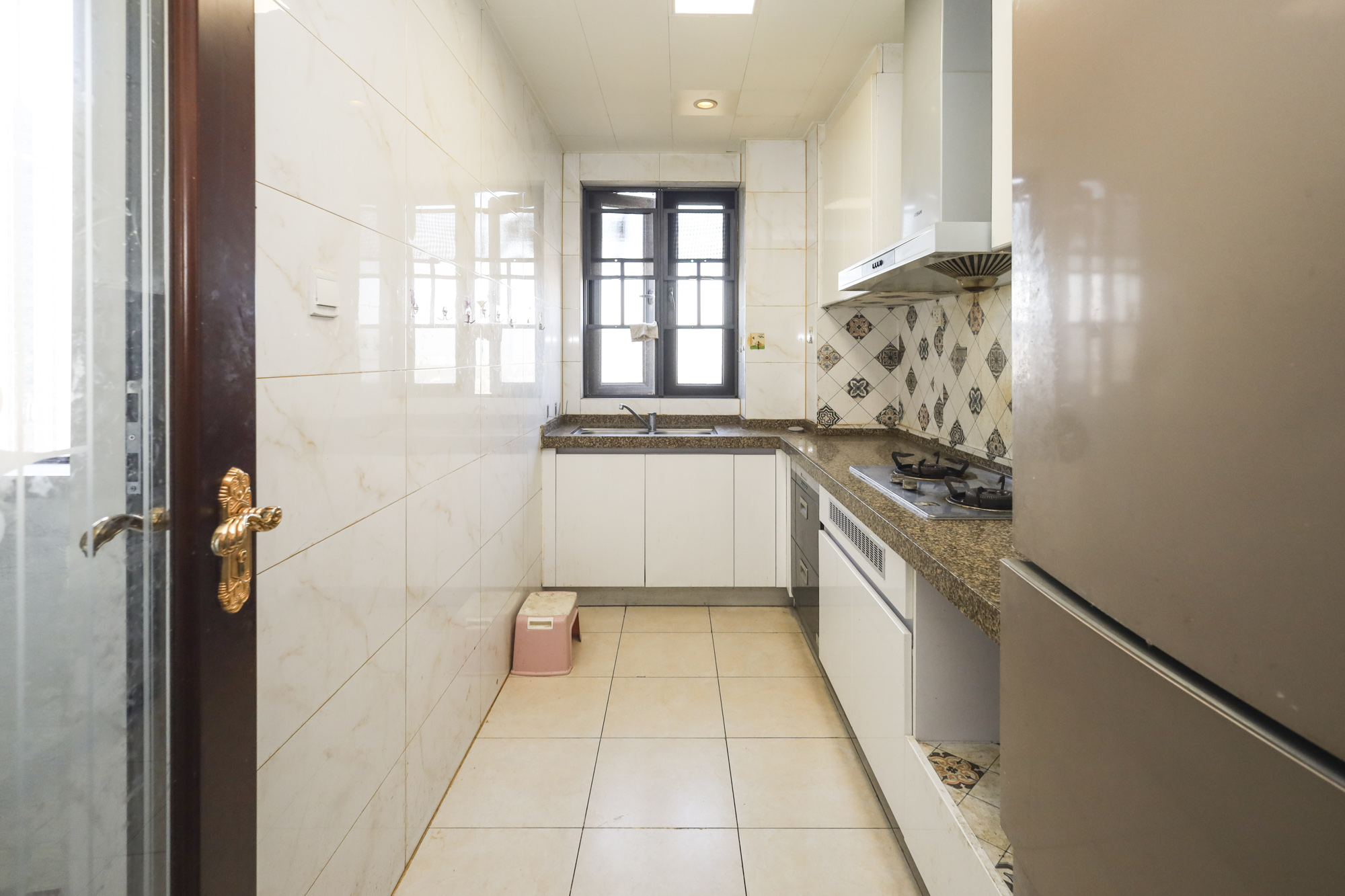 恒大御景天下城一期 3室2厅2卫 85.0万 恒大御景天下城一期 3室2厅2卫 85.0万厨房