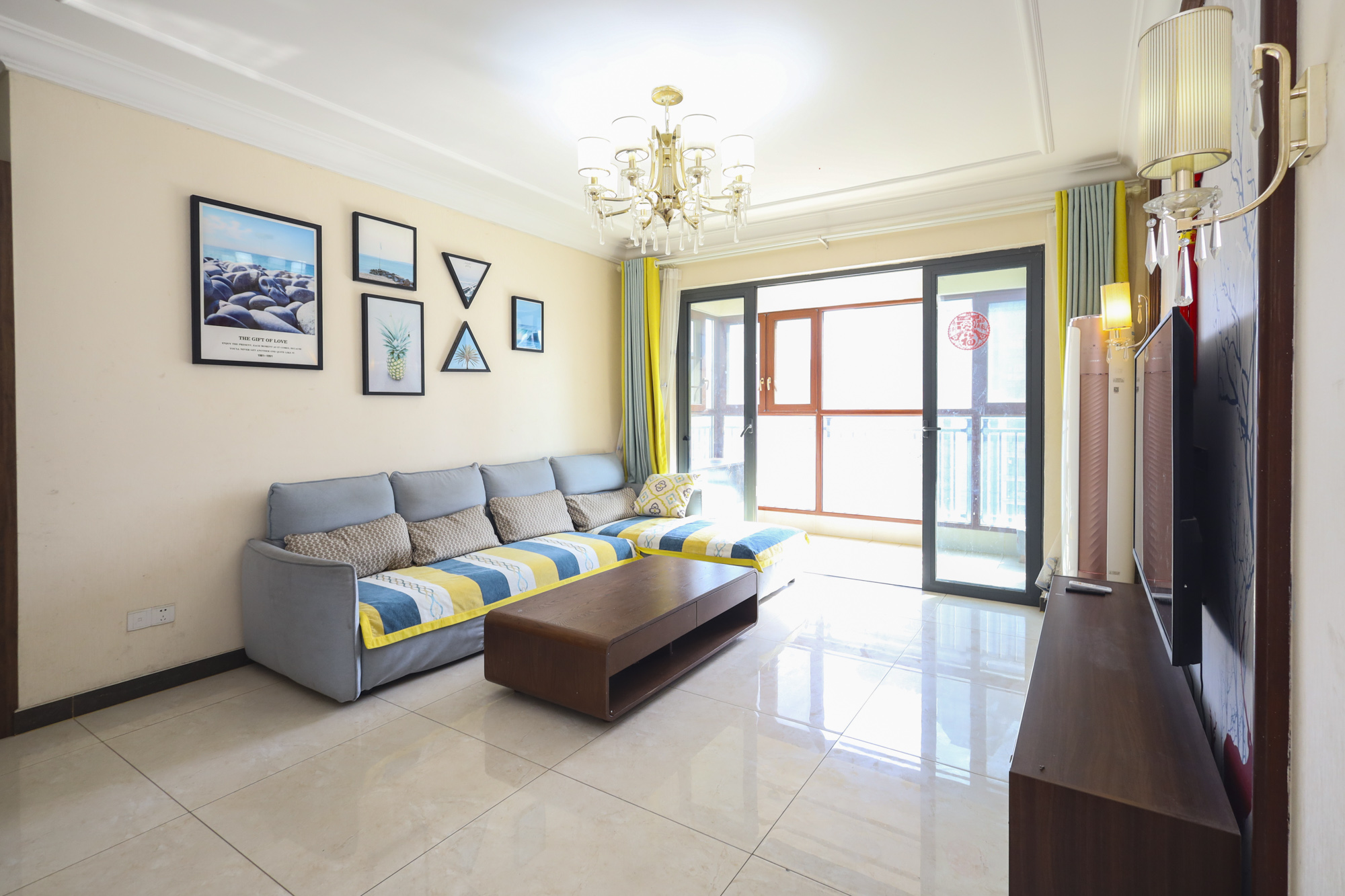 恒大御景天下城一期 3室2厅2卫 85.0万 恒大御景天下城一期 3室2厅2卫 85.0万客厅