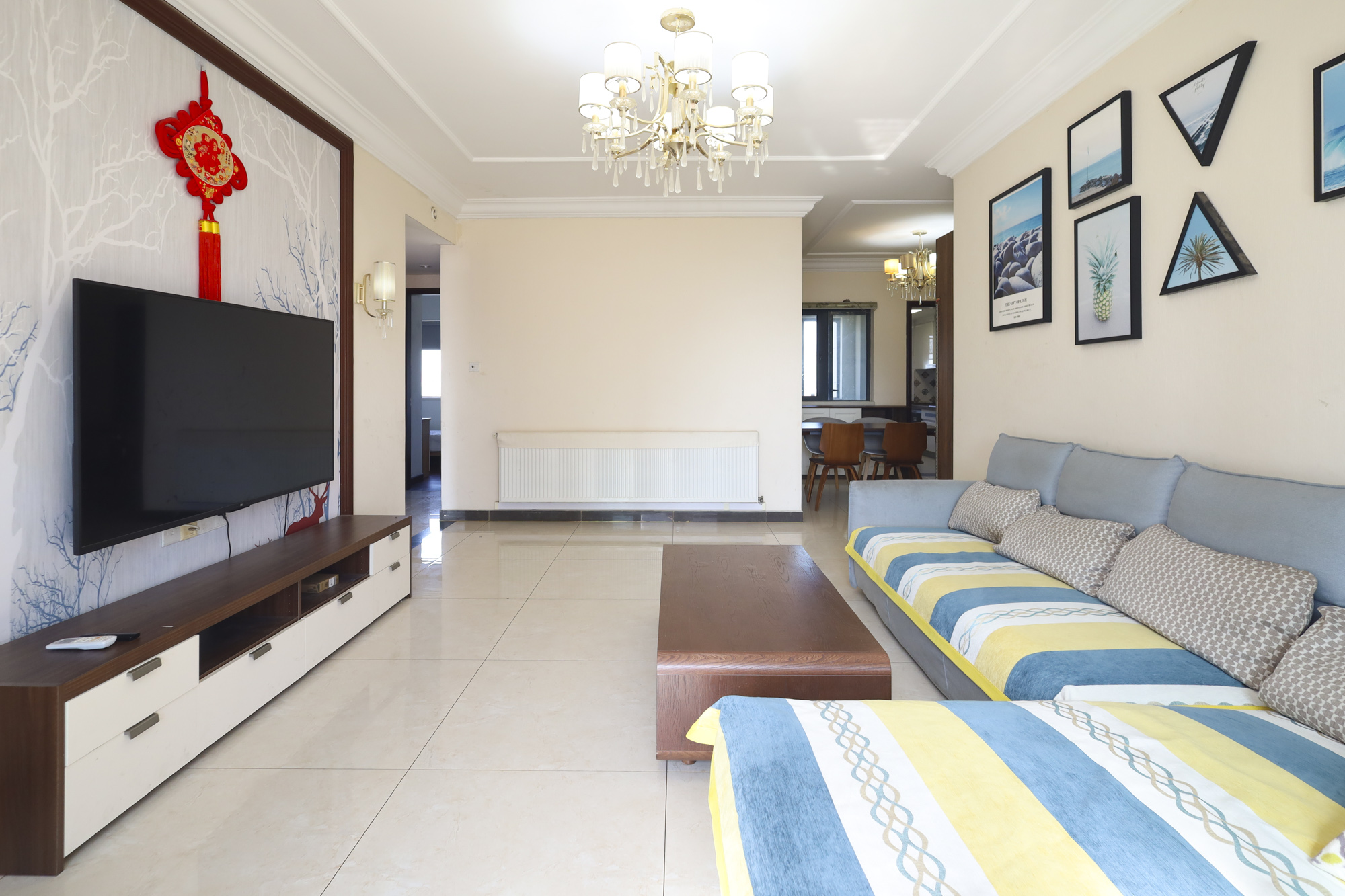 恒大御景天下城一期 3室2厅2卫 85.0万 恒大御景天下城一期 3室2厅2卫 85.0万客厅