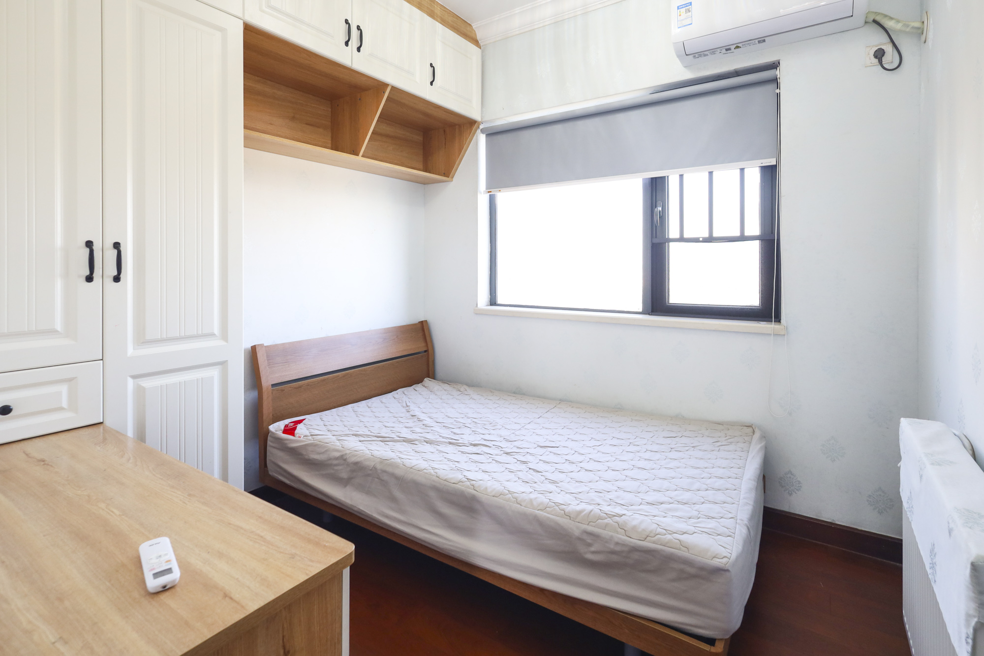 恒大御景天下城一期 3室2厅2卫 85.0万 恒大御景天下城一期 3室2厅2卫 85.0万卧室