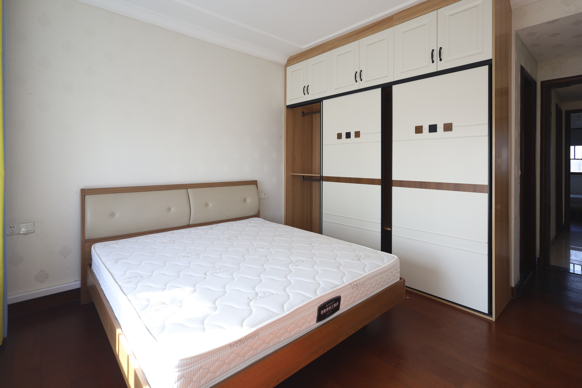 恒大御景天下城一期 3室2厅2卫 85.0万 恒大御景天下城一期 3室2厅2卫 85.0万卧室