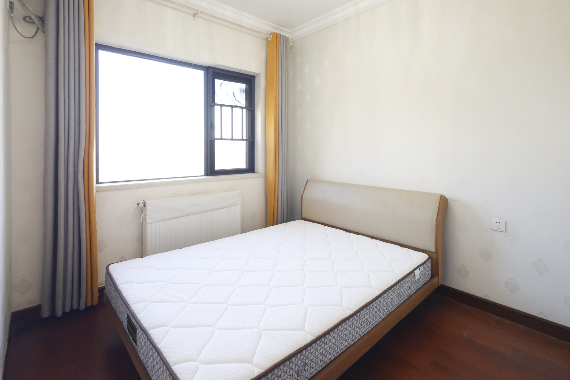 恒大御景天下城一期 3室2厅2卫 85.0万 恒大御景天下城一期 3室2厅2卫 85.0万卧室