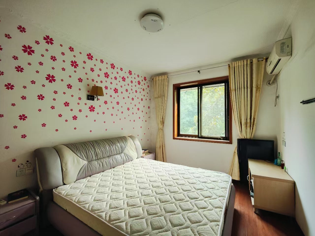 桃花仑办事处桃花仑社区  3室2厅1卫    28.0万 桃花仑办事处桃花仑社区  3室2厅1卫    28.0万卧室