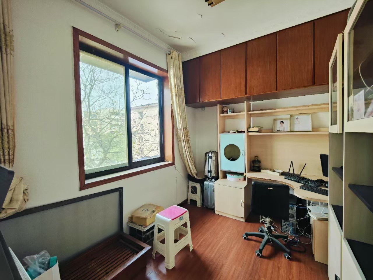 桃花仑办事处桃花仑社区  3室2厅1卫    28.0万 桃花仑办事处桃花仑社区  3室2厅1卫    28.0万卧室