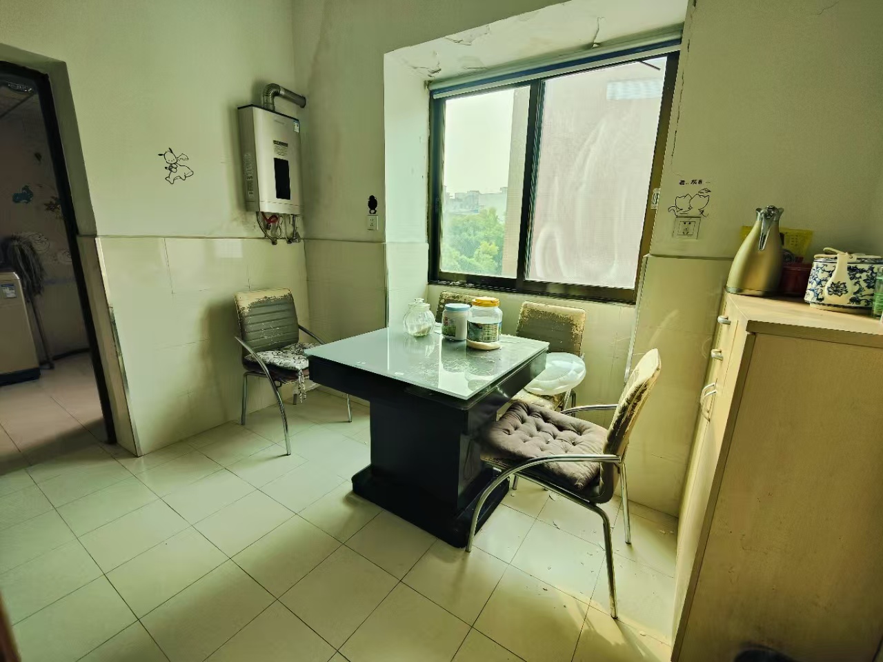 桃花仑办事处桃花仑社区  3室2厅1卫    28.0万 桃花仑办事处桃花仑社区  3室2厅1卫    28.0万卧室