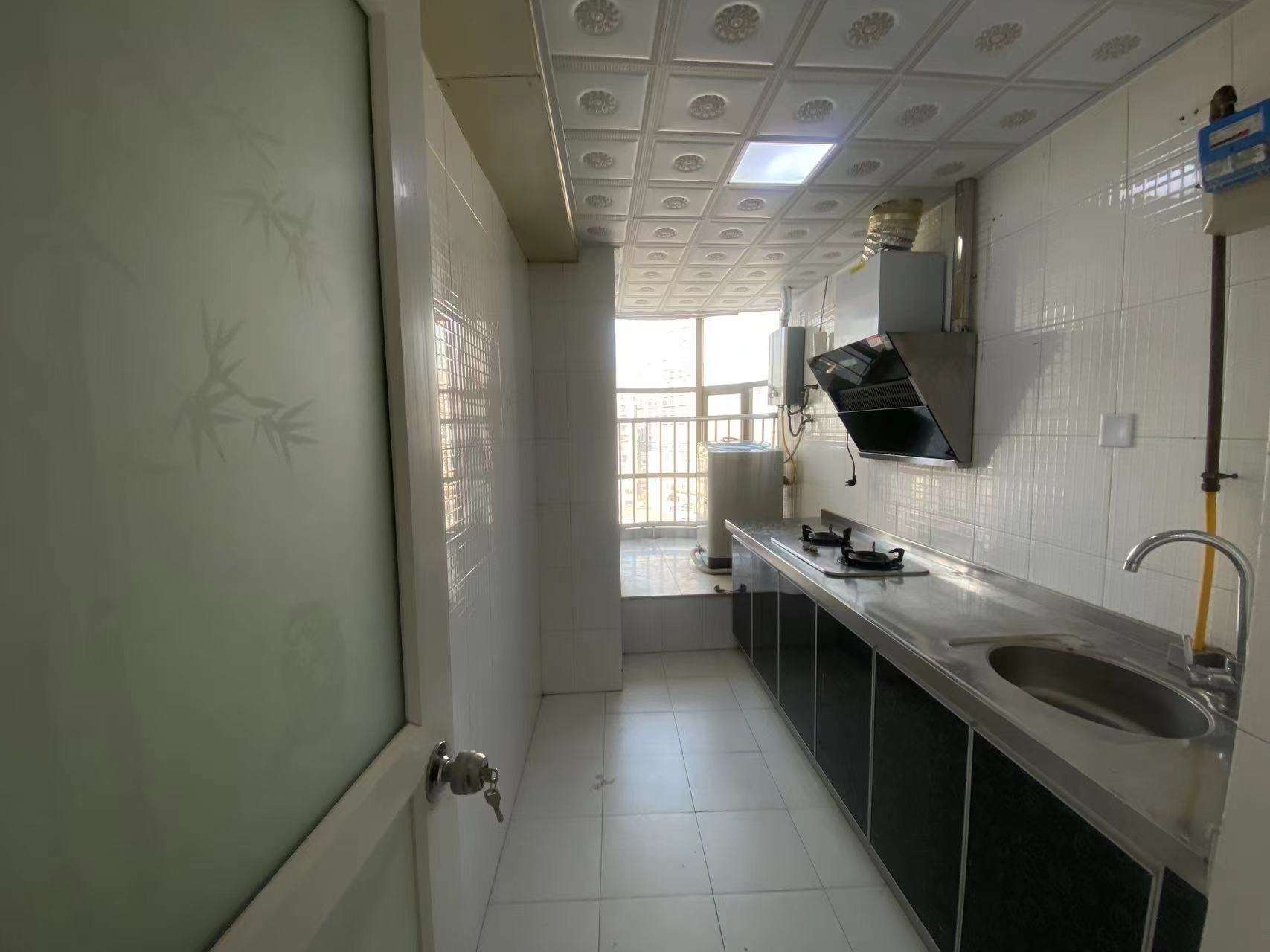 现代城  1室1厅1卫    1200.0元/月 现代城  1室1厅1卫    1200.0元/月室内图1